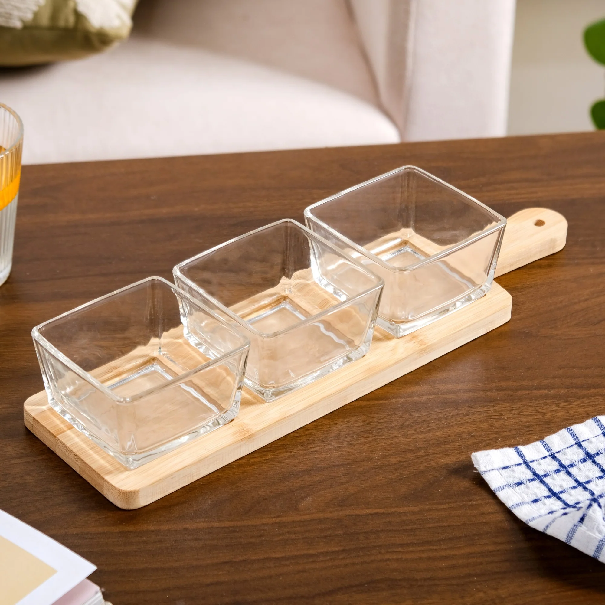 3 Glass Serving Bowl And Tray Set - Image 2