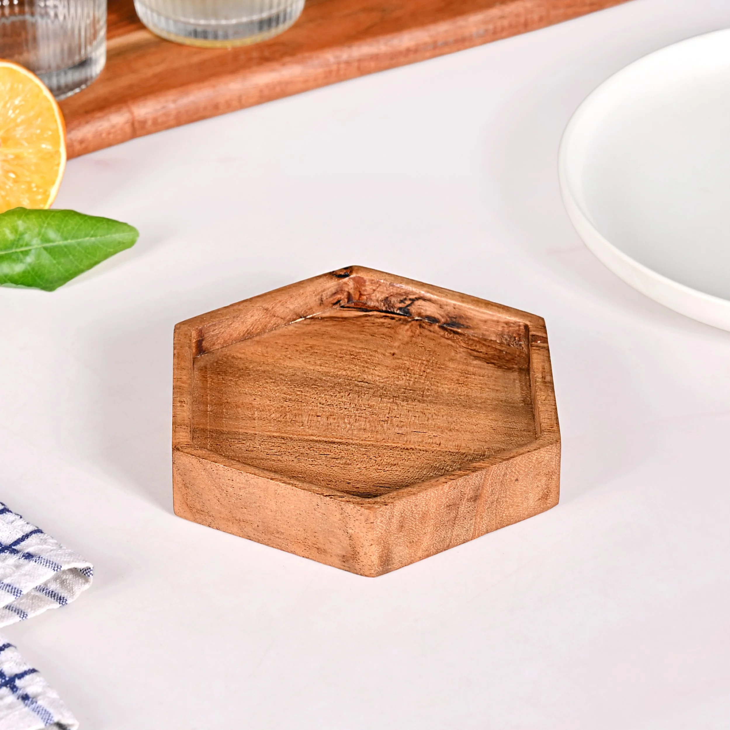 Acacia Honeycomb Wooden Platter Set of 8 For Party 38x38cm - Image 8