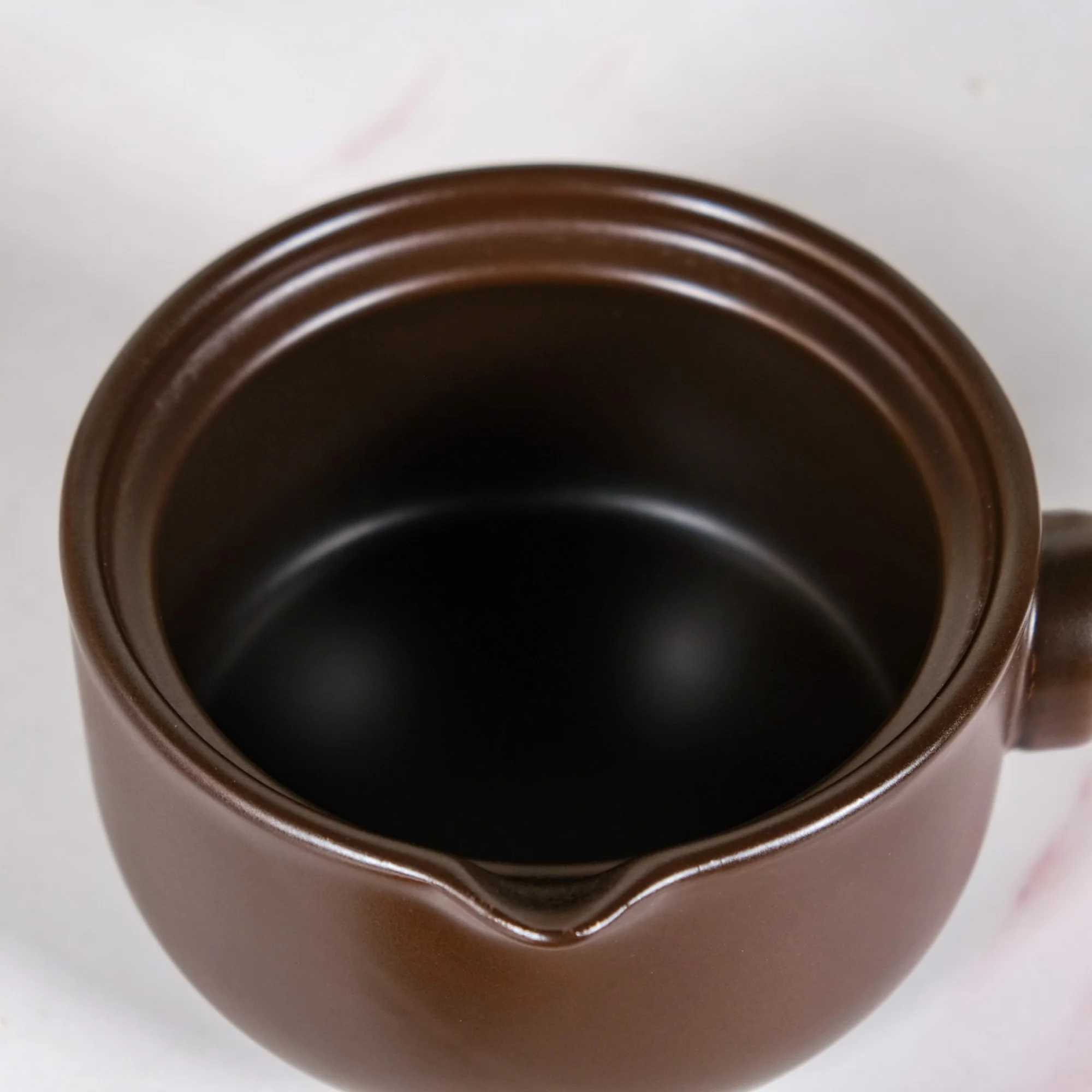 Amber Ceramic Sauce Pan With Handle And Lid 1000ml - Image 6