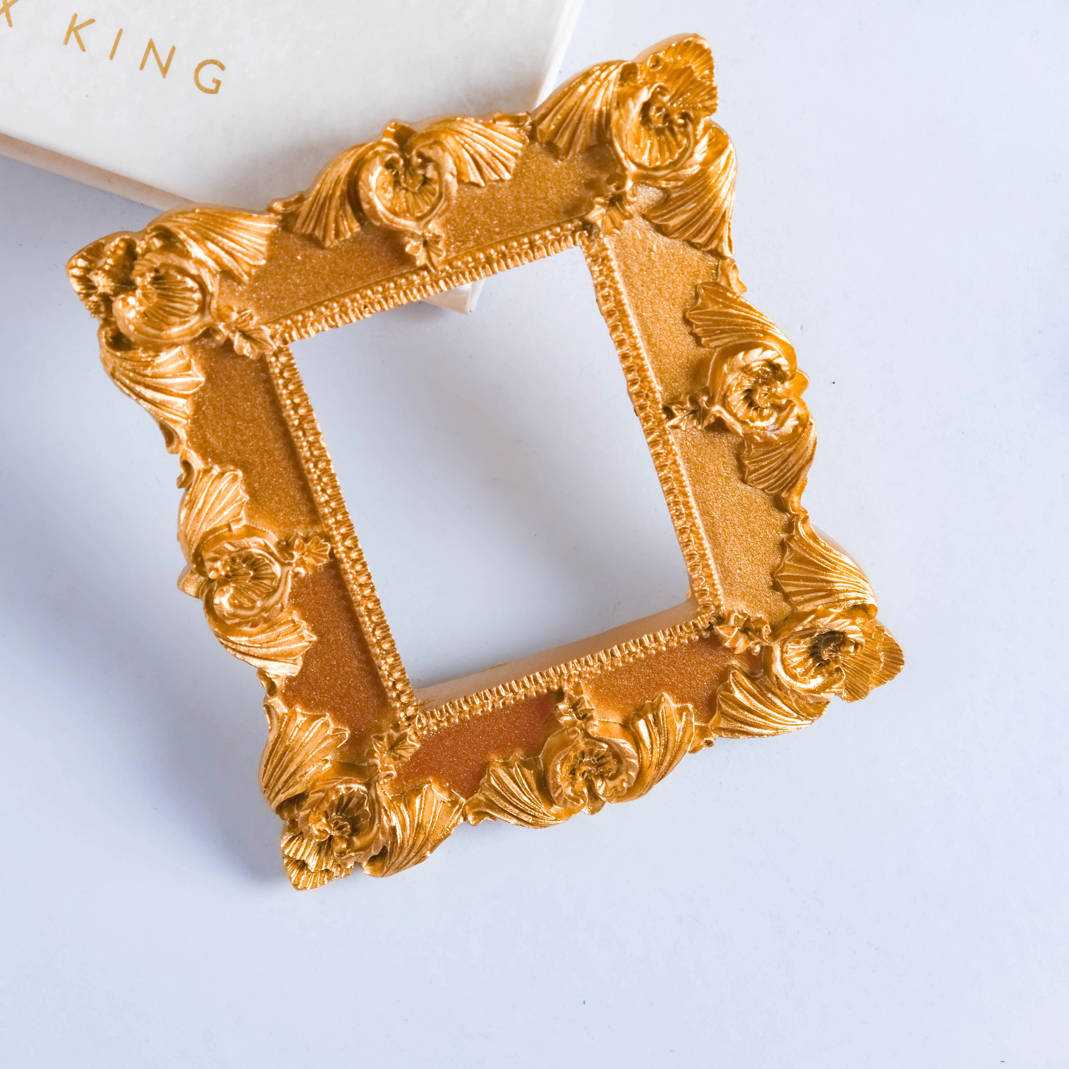 Antique Style Picture Frame - Image 9