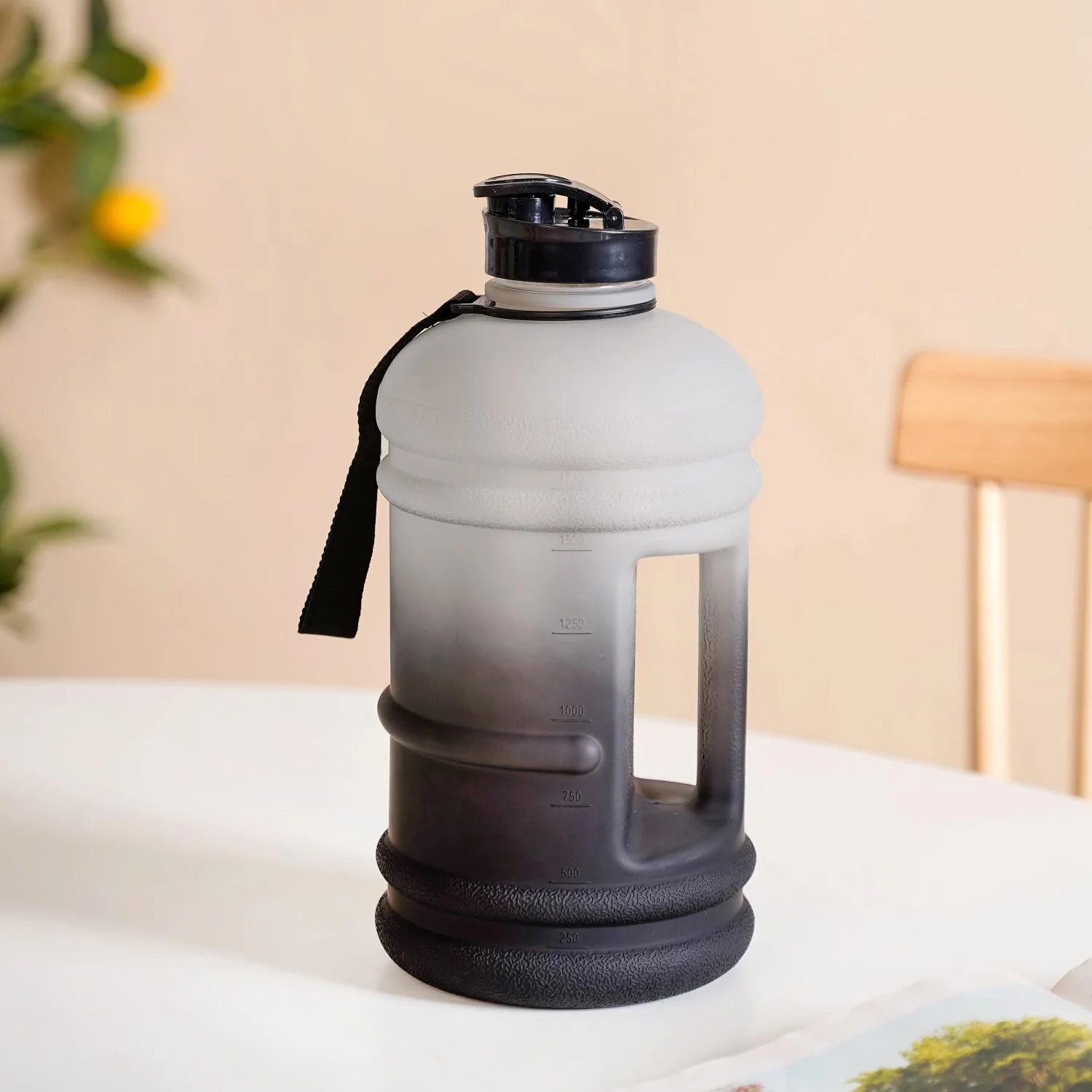 AquaBurst Fitness Gallon Water Bottle Ombre Grey Black 2200ml - Image 10