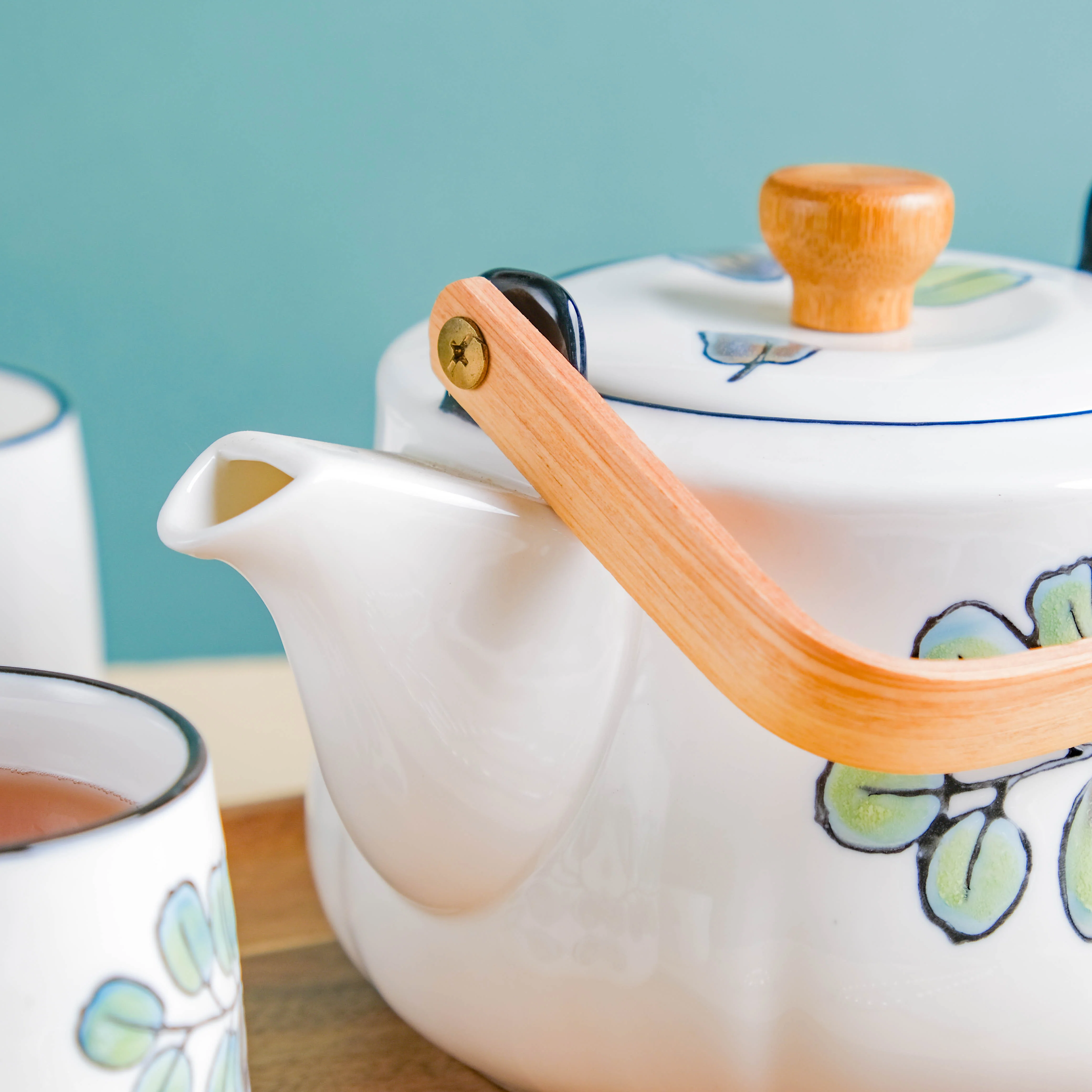 Aspen Leaves Tea Set With Wooden Tray - Image 8