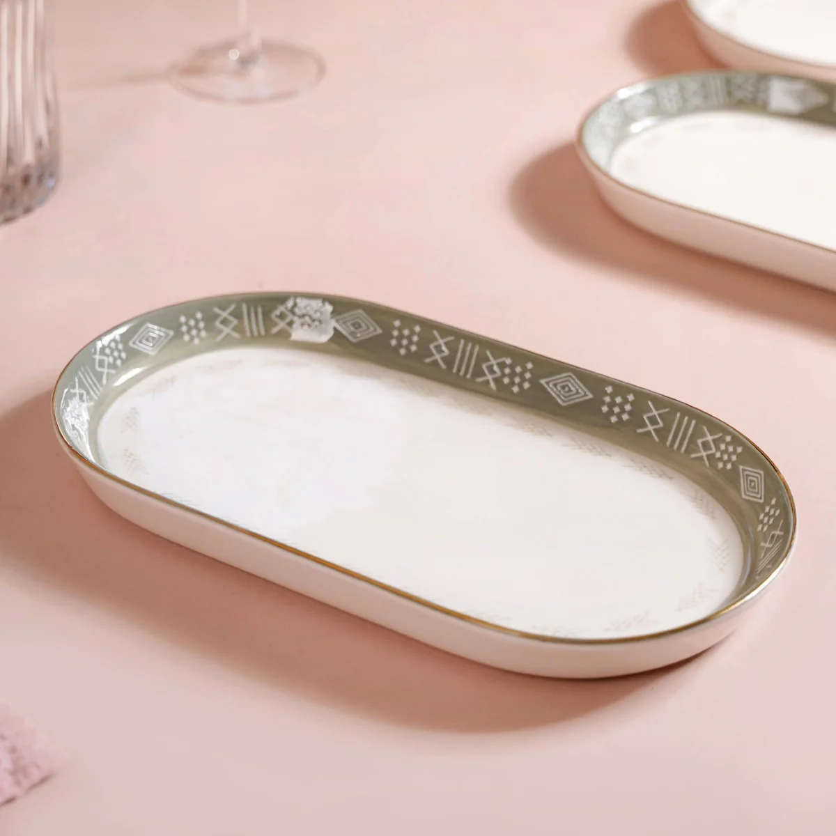 Azo Grey Set Of 2 Serving Platters 12 Inch - Image 3