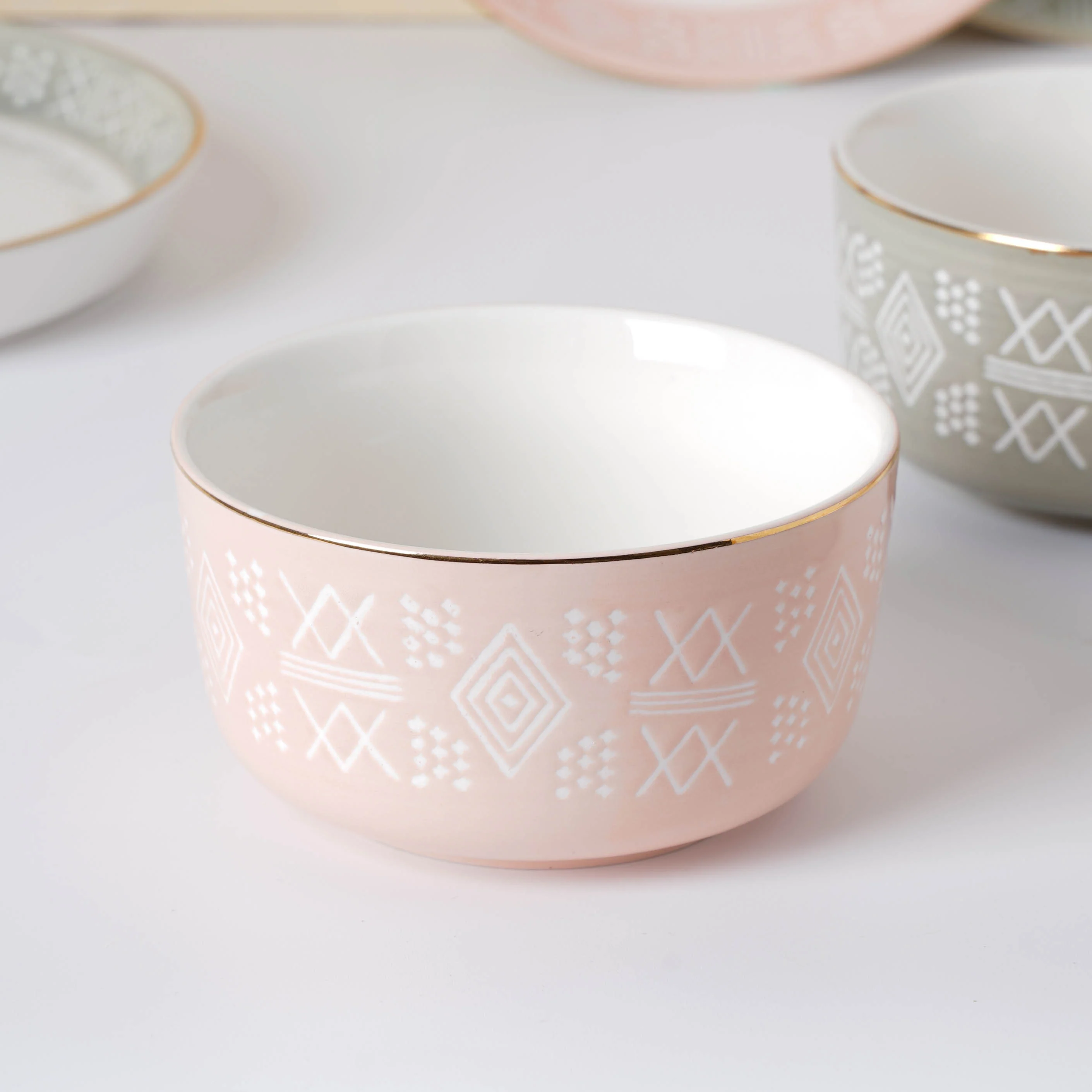 Azo Pink Grey 34 Piece Dinner Set For 6 - Image 21