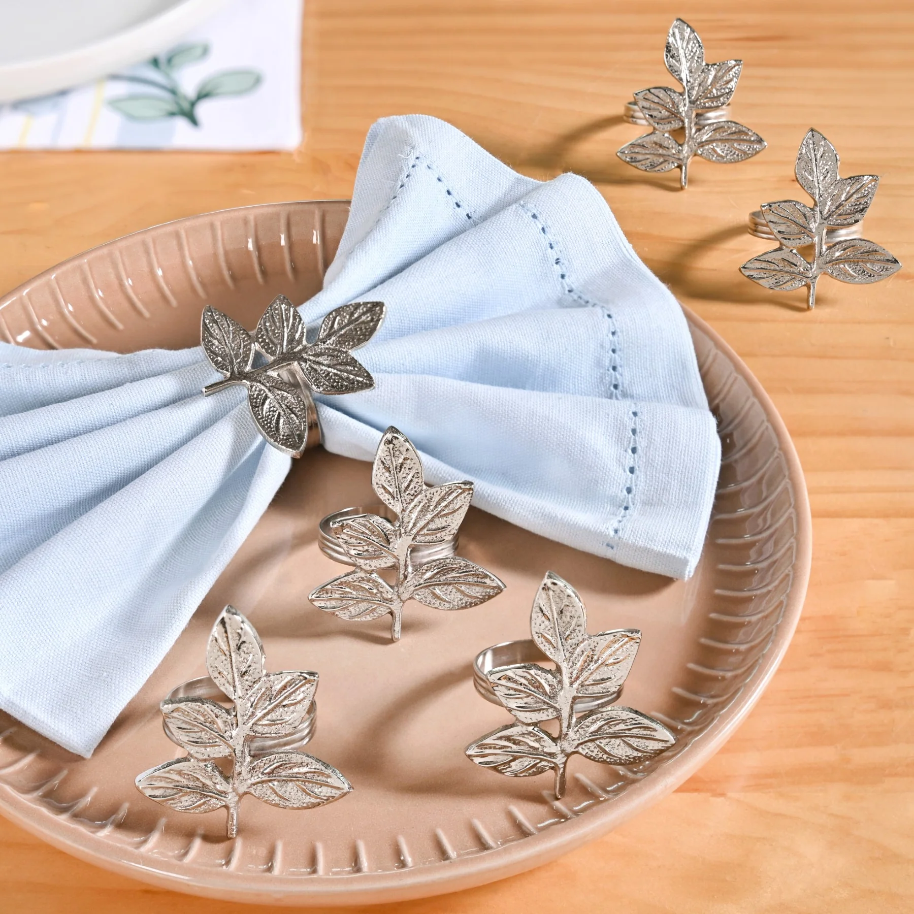 Azzurro Table Linen Hamper With Set Of 6 Rings Napkins And Mats - Image 7