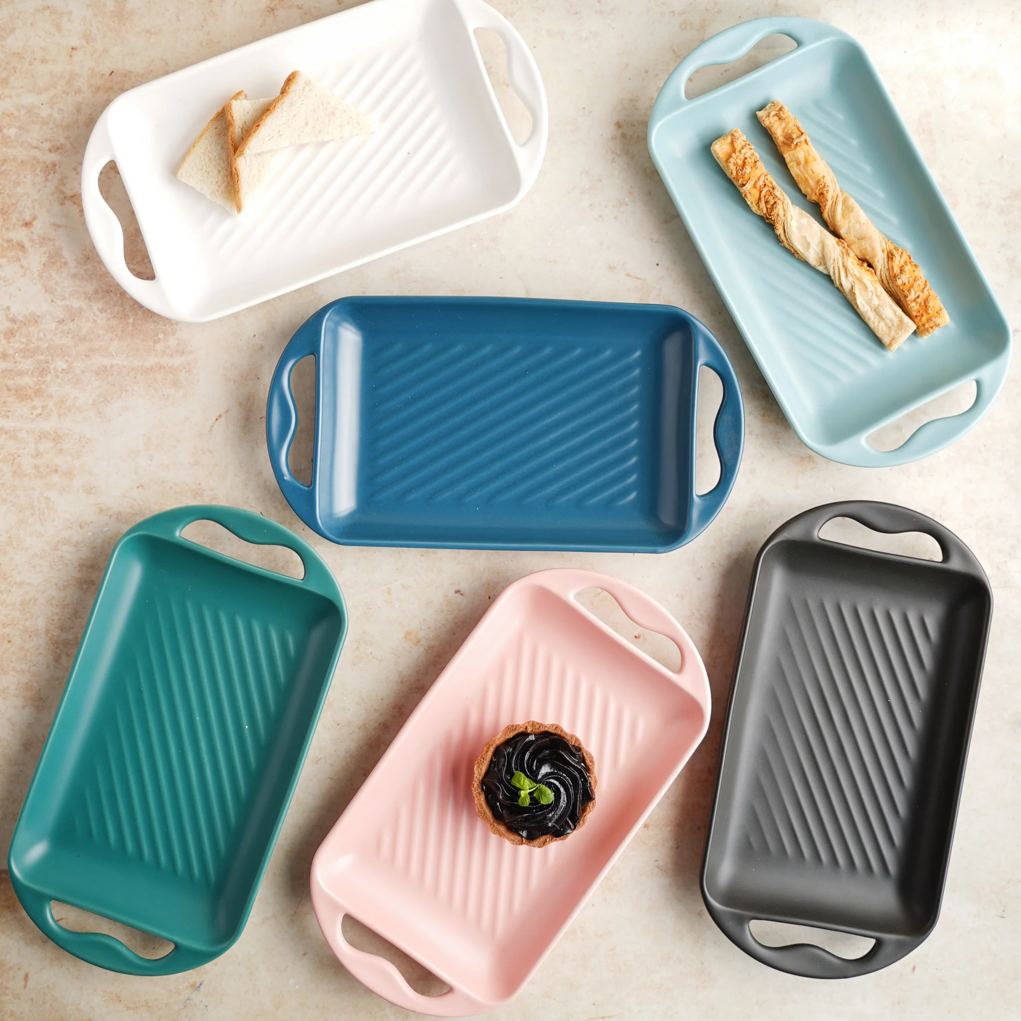 Baking Tray With Handle Black - Image 3