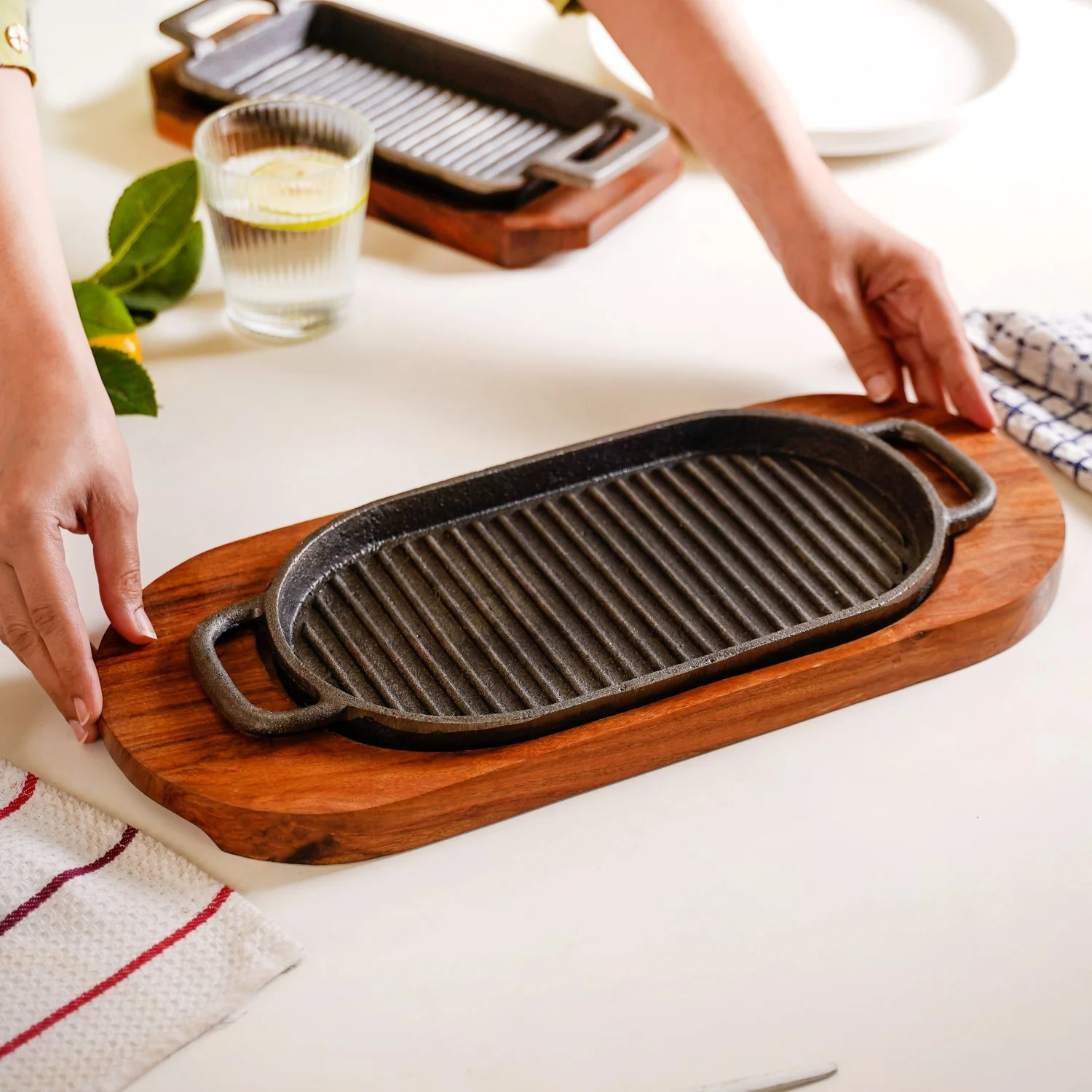 Barbecue Grill Plate With Seesham Wood Base - Image 3