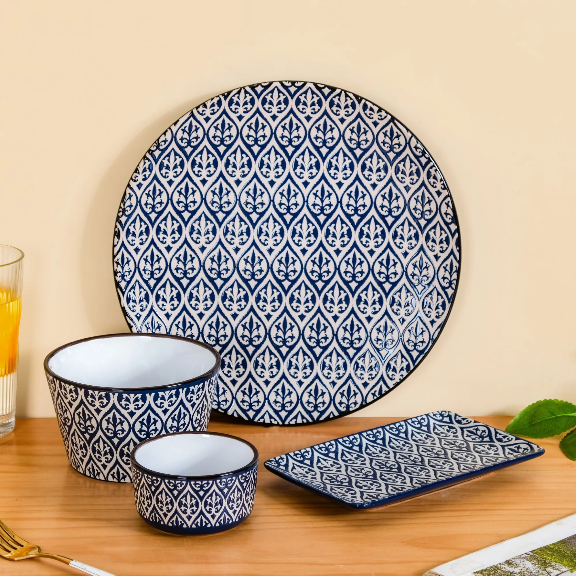 Baroque Navy Blue 16 Piece Dinner Set For 4 - Image 2