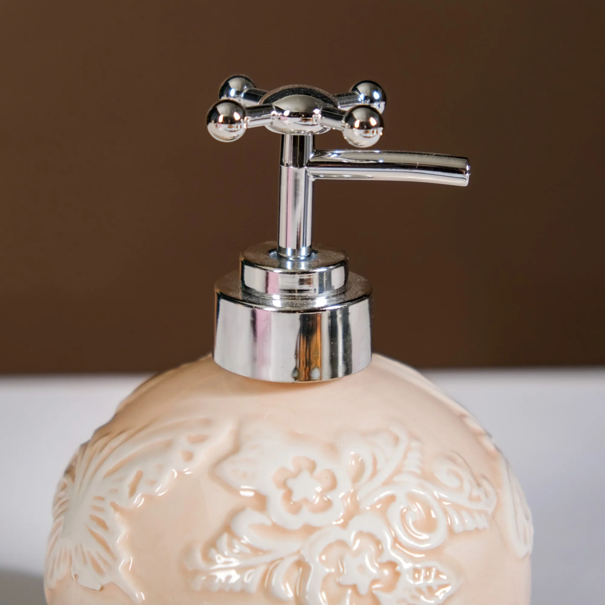 Beige Embossed Ceramic Bath Set Of 3 - Image 9