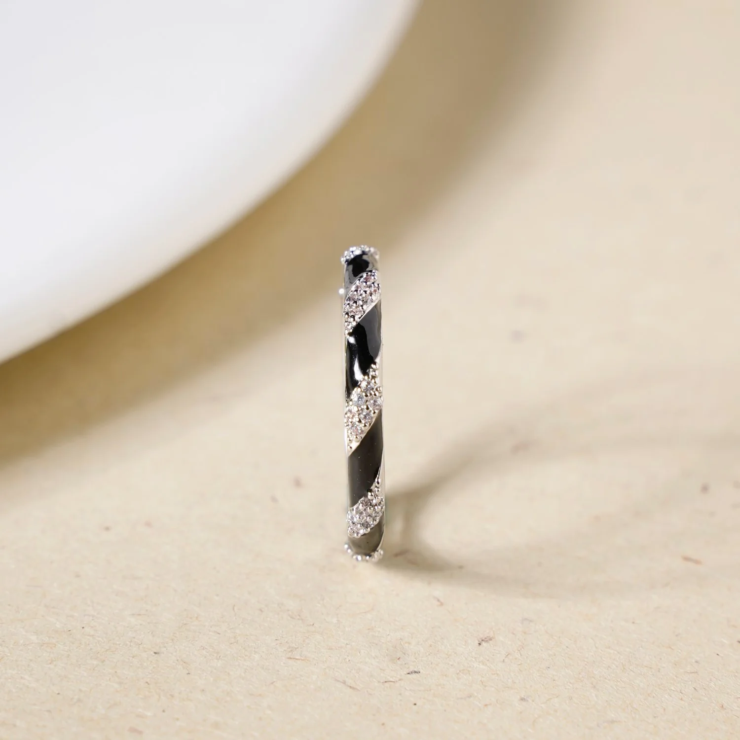 Black And Silver Swirl Ring - Image 6