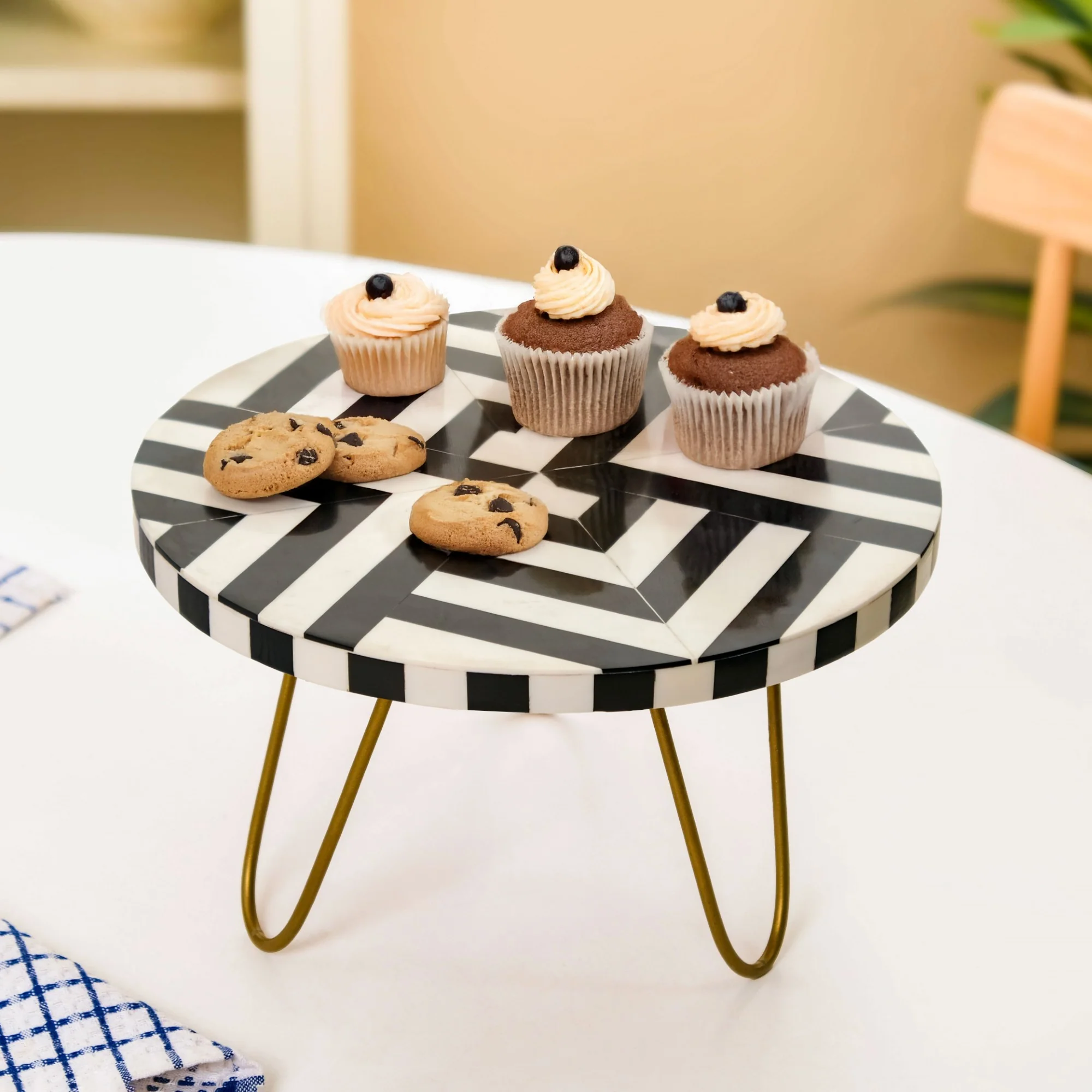 Black And White Riser Cake Stand - Image 2