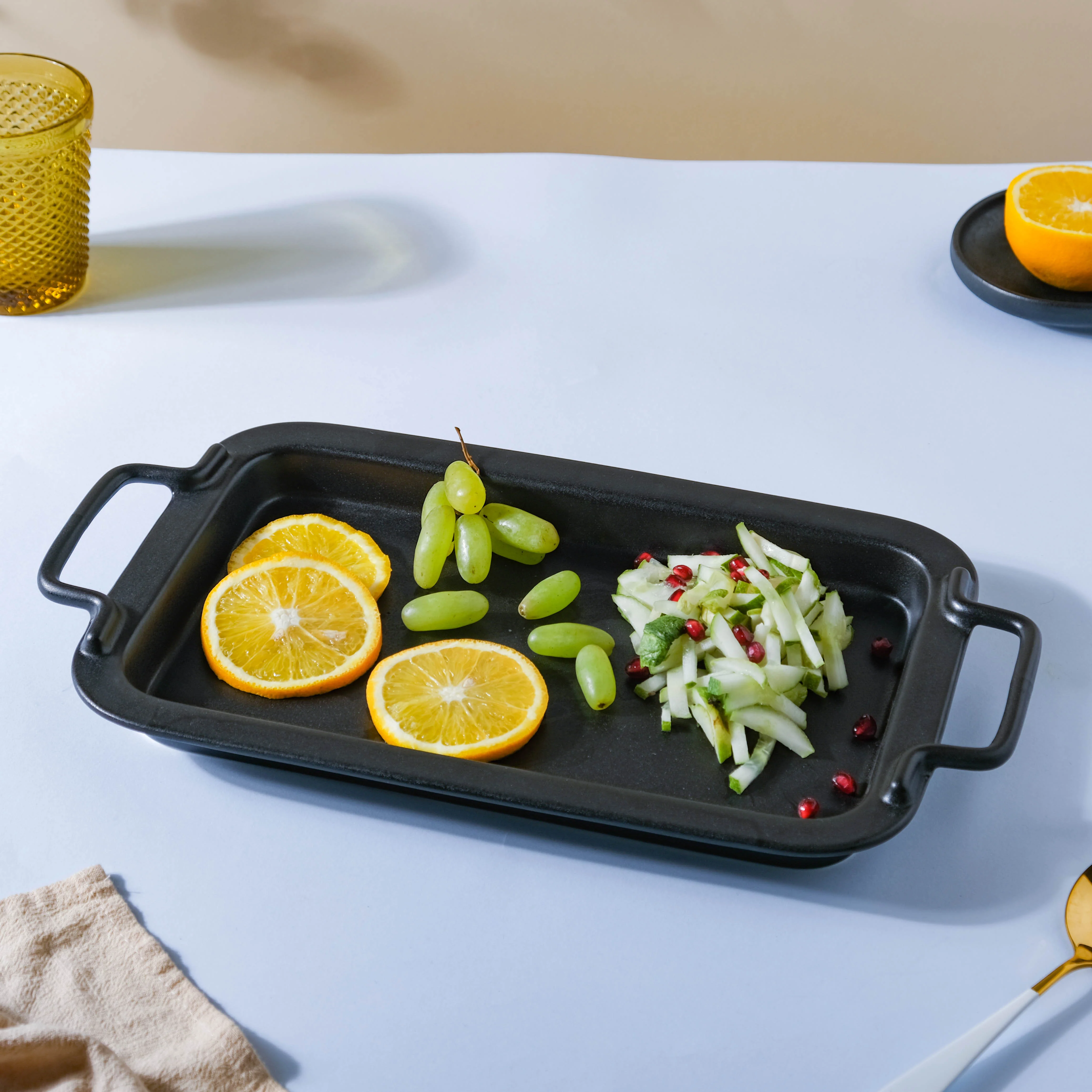 Black Baking Tray With Handle - Image 5