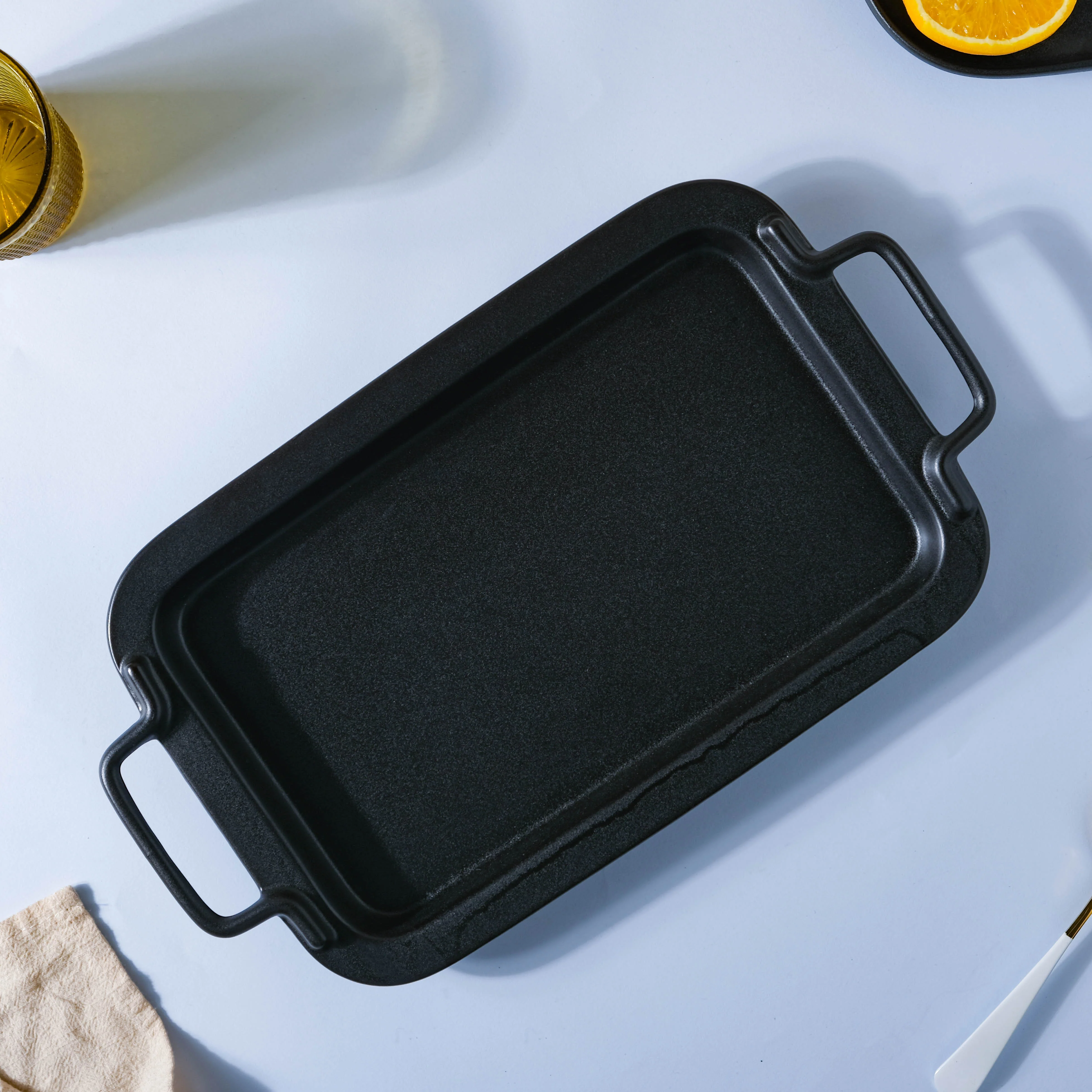 Black Baking Tray With Handle - Image 7