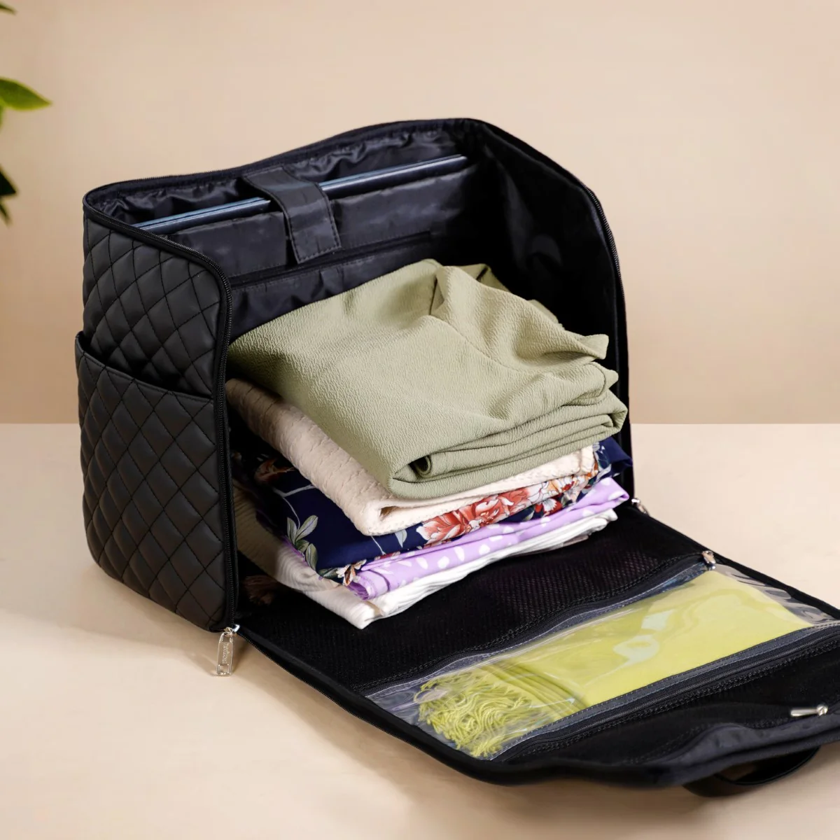 Black Carry On Travel Bag - Image 10