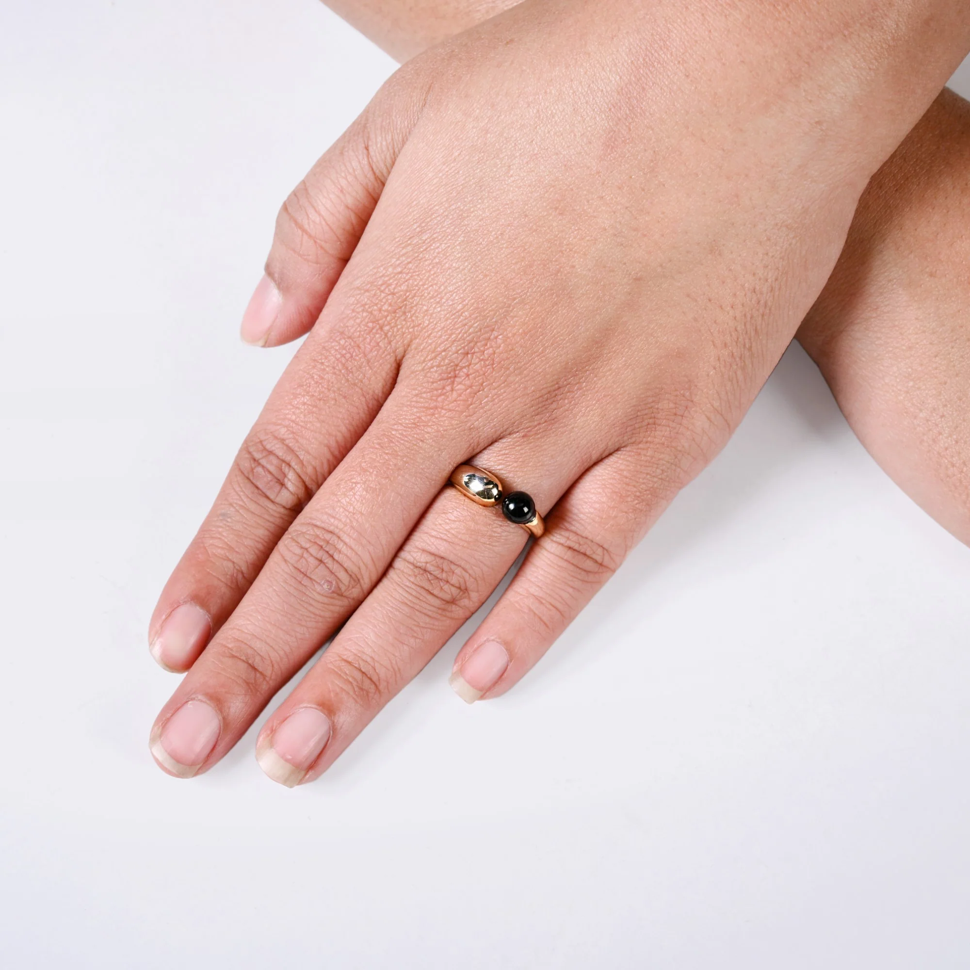 Black Stone Gold Ring - Image 2