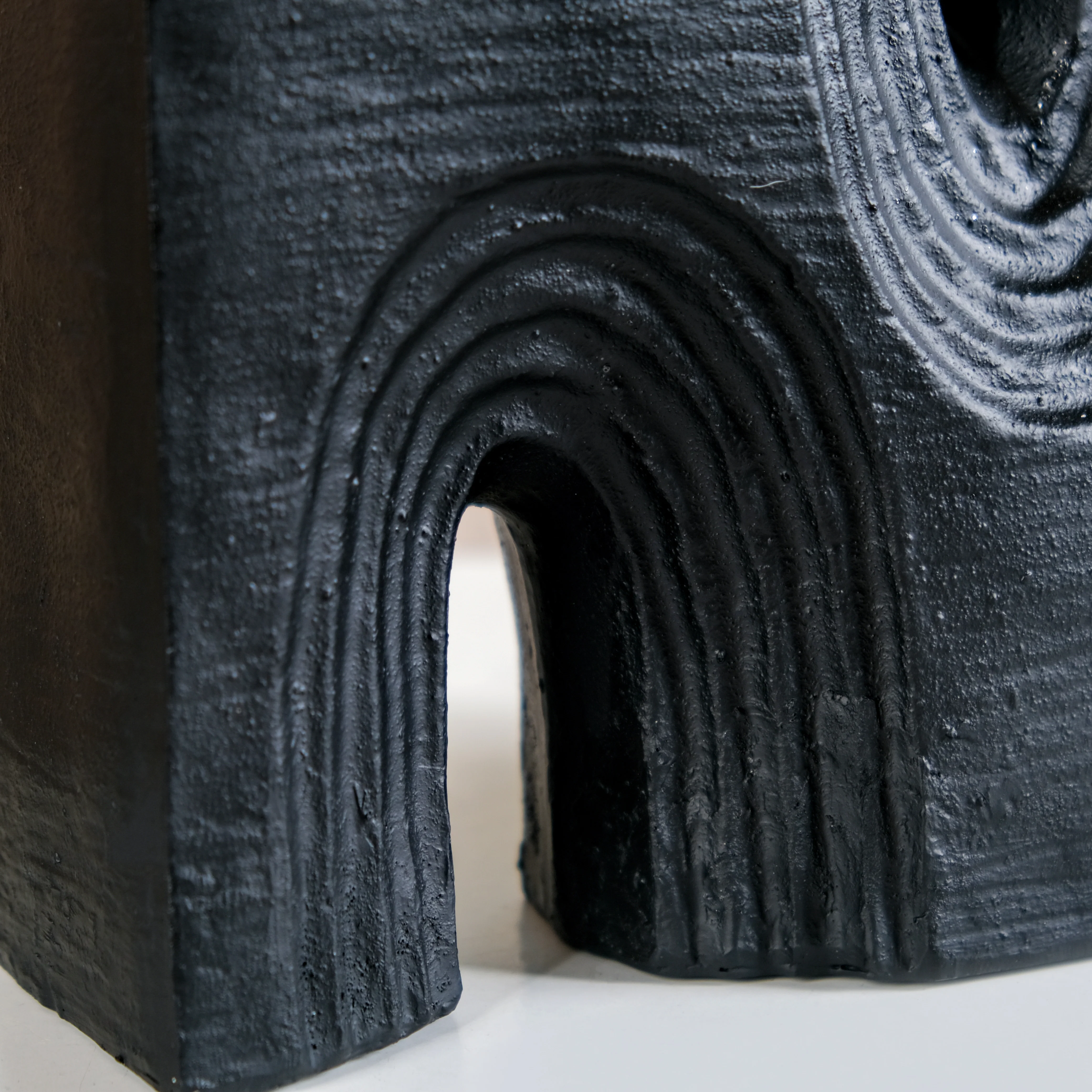 Black Valley Showpiece Vase - Image 8
