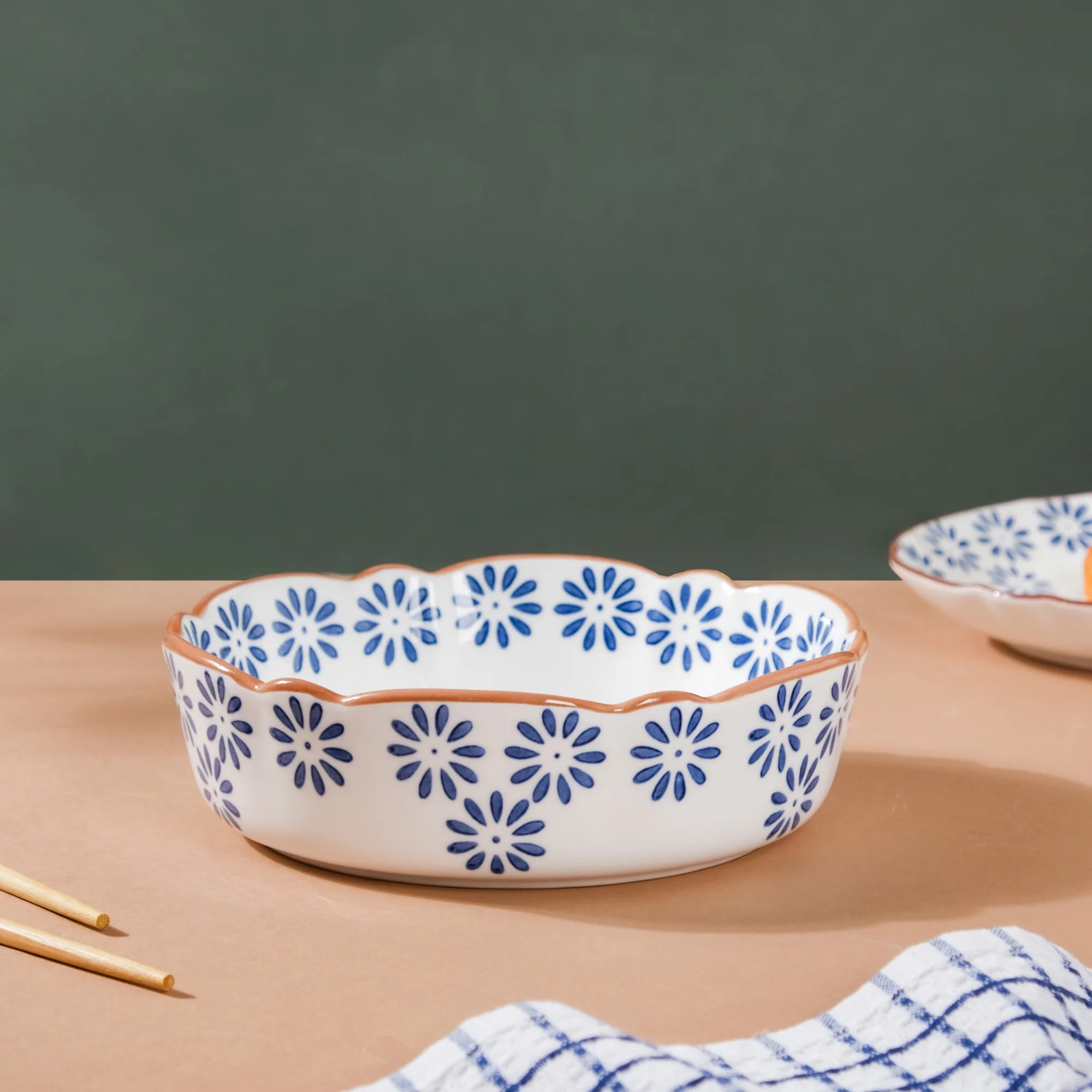 Blue Daisy Serving Bowl 7 Inch - Image 3