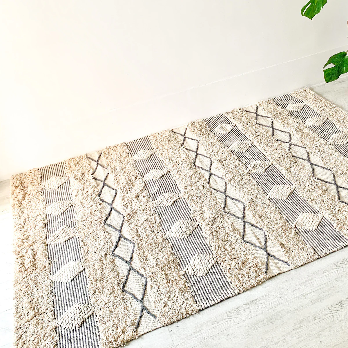 BOHO Harper Handwoven Rug - White & Grey - Image 4