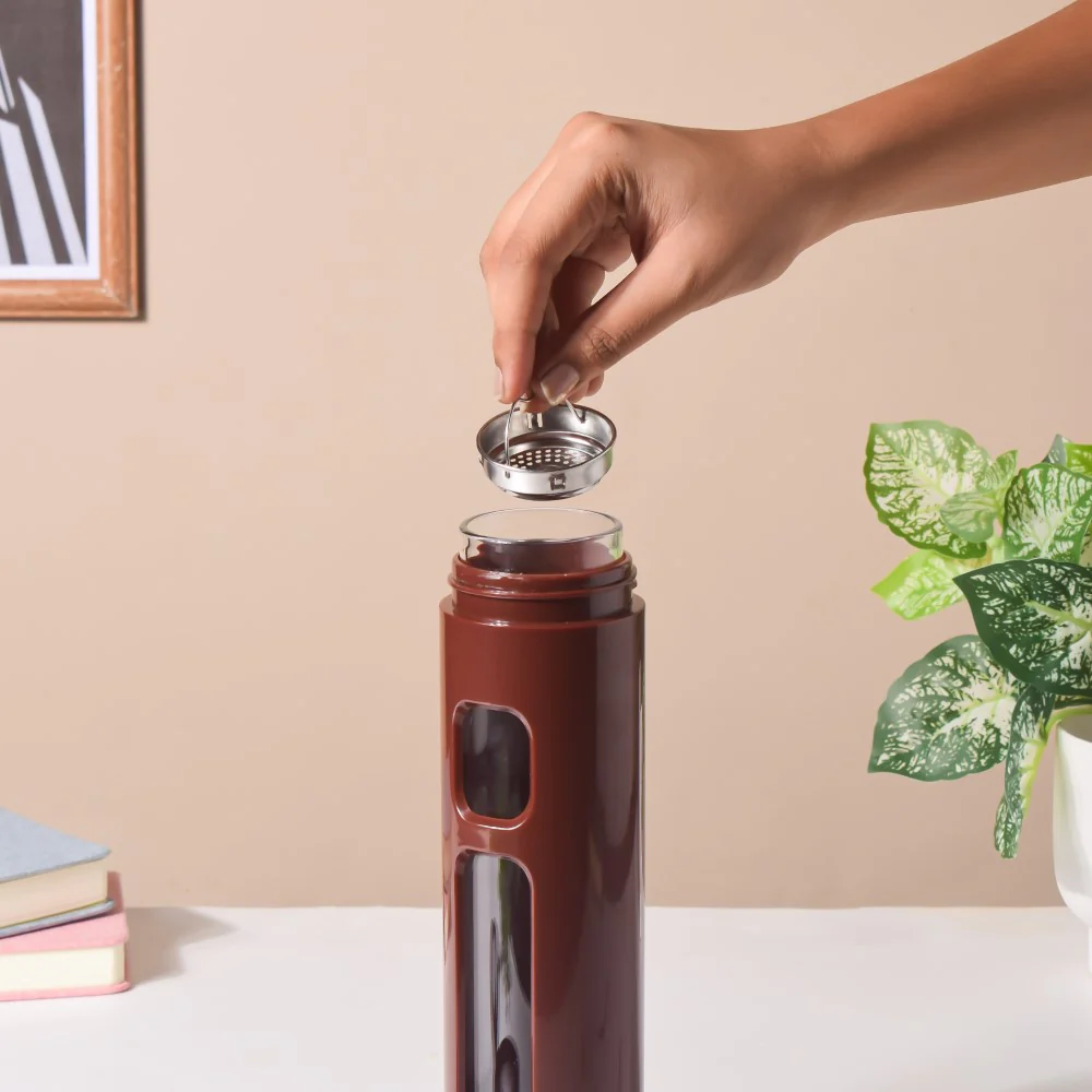 Borosilicate Glass Flask With Strainer Brown 500ml - Image 4
