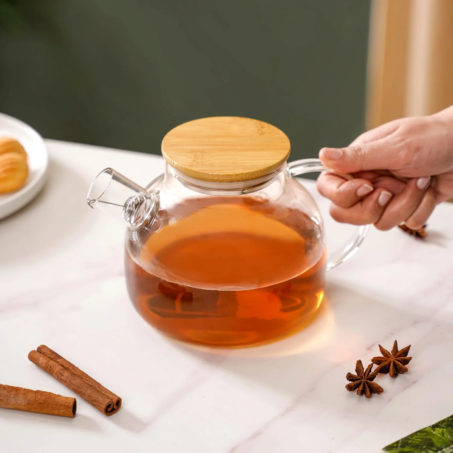Borosilicate Glass Tea Pitcher With Lid 1100ml - Image 2