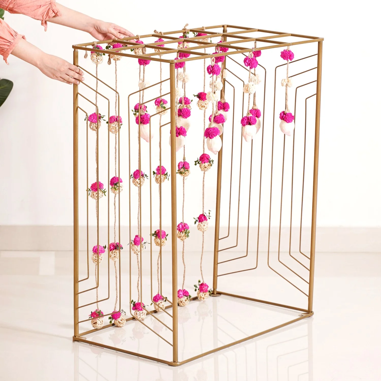 Box Frame Metal Backdrop With Floral Wall Hangings 38 Inch - Image 3