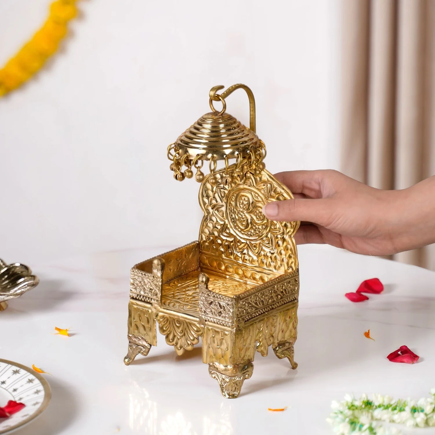 Brass Singhasan With Detachable Chatra - Image 2