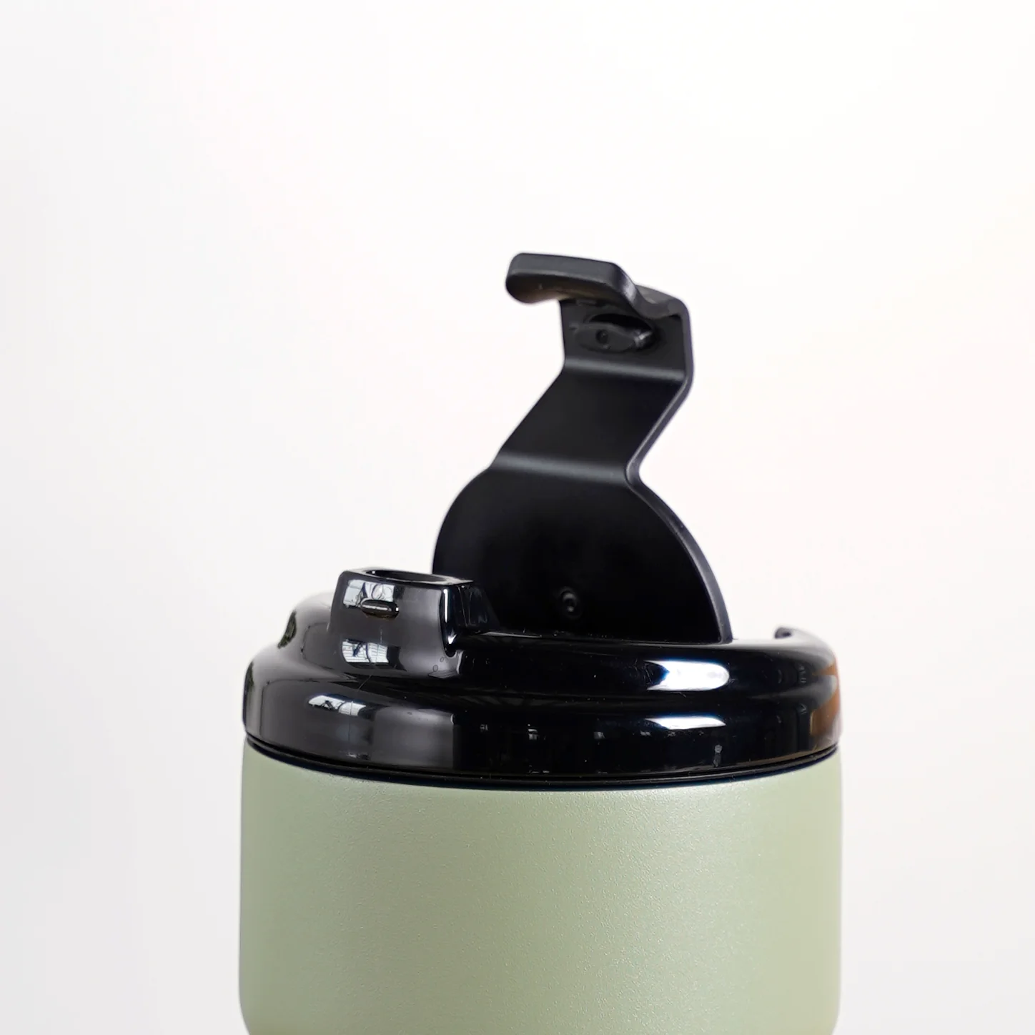 Brewster Grande Vacuum Copper Insulated Travel Flask Seaweed Green 590ml - Image 8