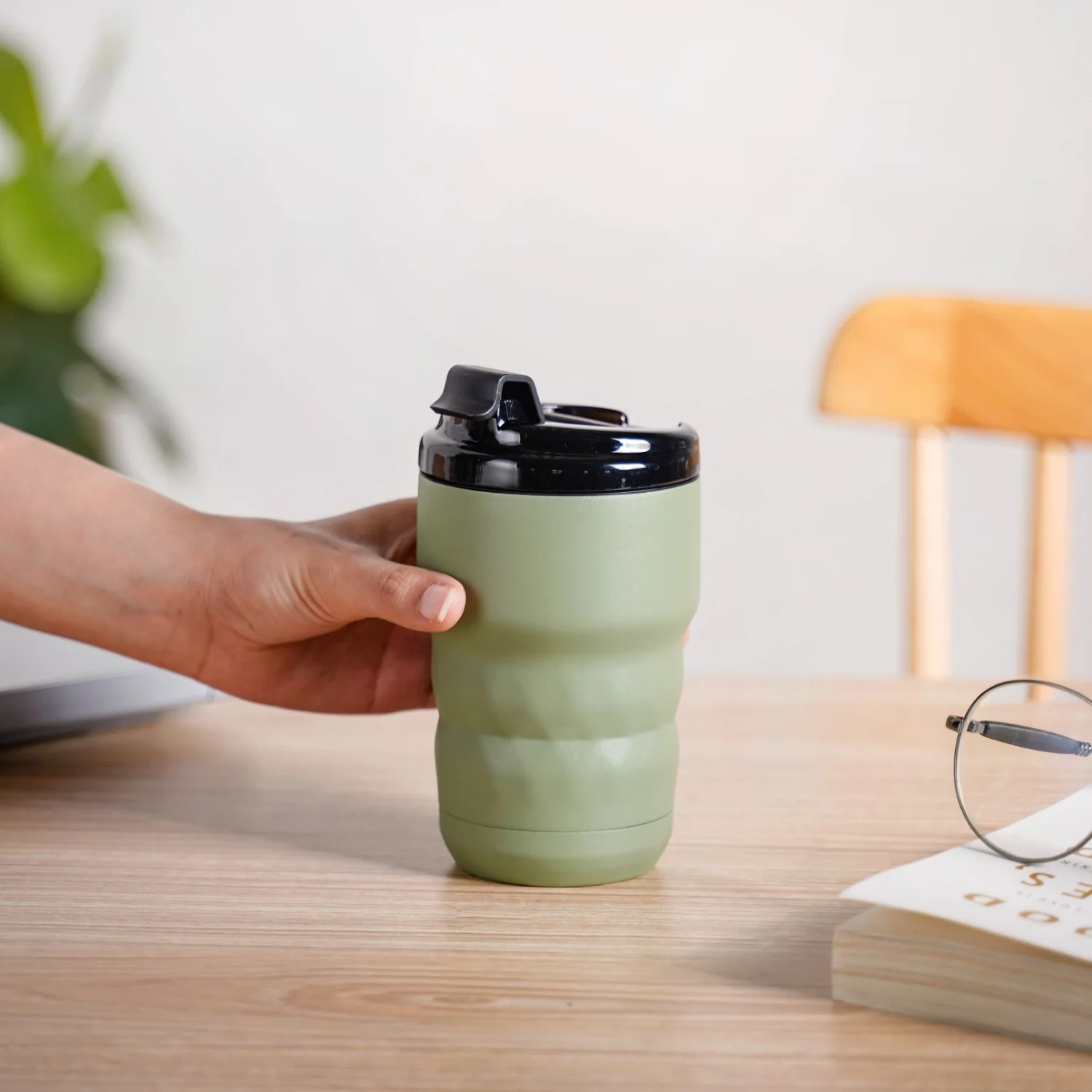 Brewster Insulated Travel Coffee Tumbler Seaweed Green 350ml - Image 3