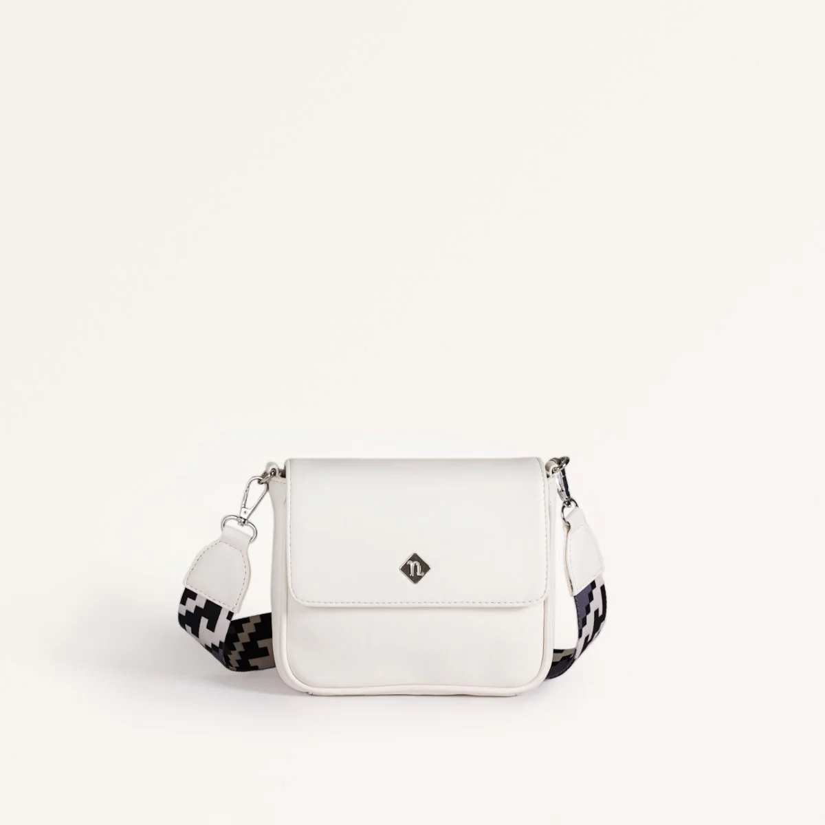 Brio Classic Confidence Shoulder Bag White - Image 10