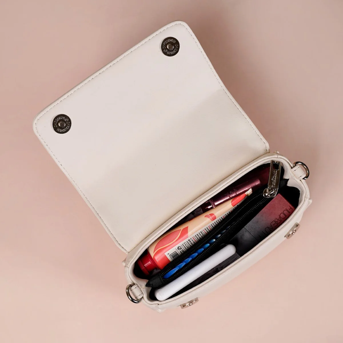 Brio Classic Confidence Shoulder Bag White - Image 6