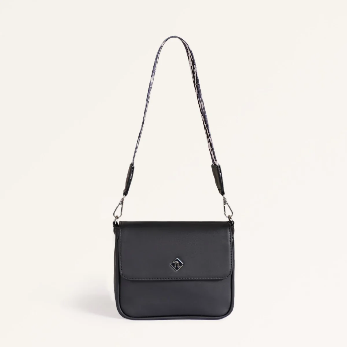 Brio Sassy Sleek Shoulder Bag Black - Image 3
