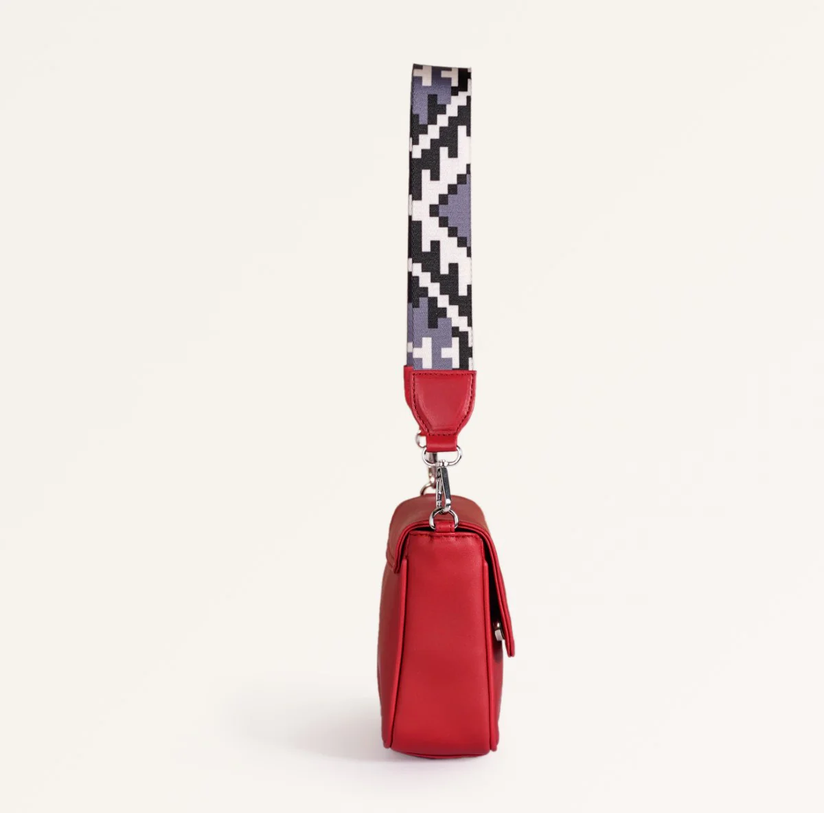 Brio Saucy Sport Shoulder Bag Red - Image 8
