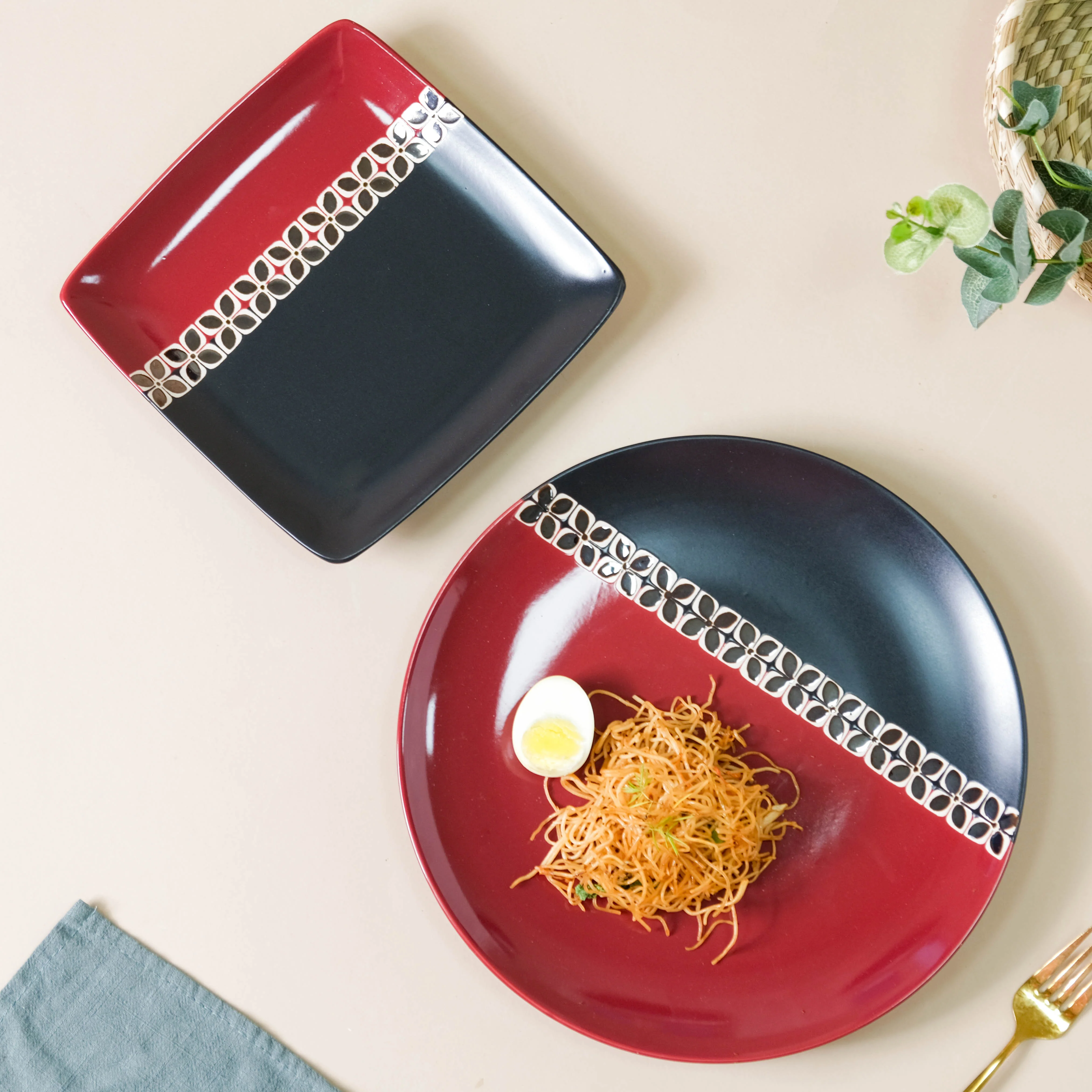 Carmine Red and Black Square Plate 8 Inch - Image 9