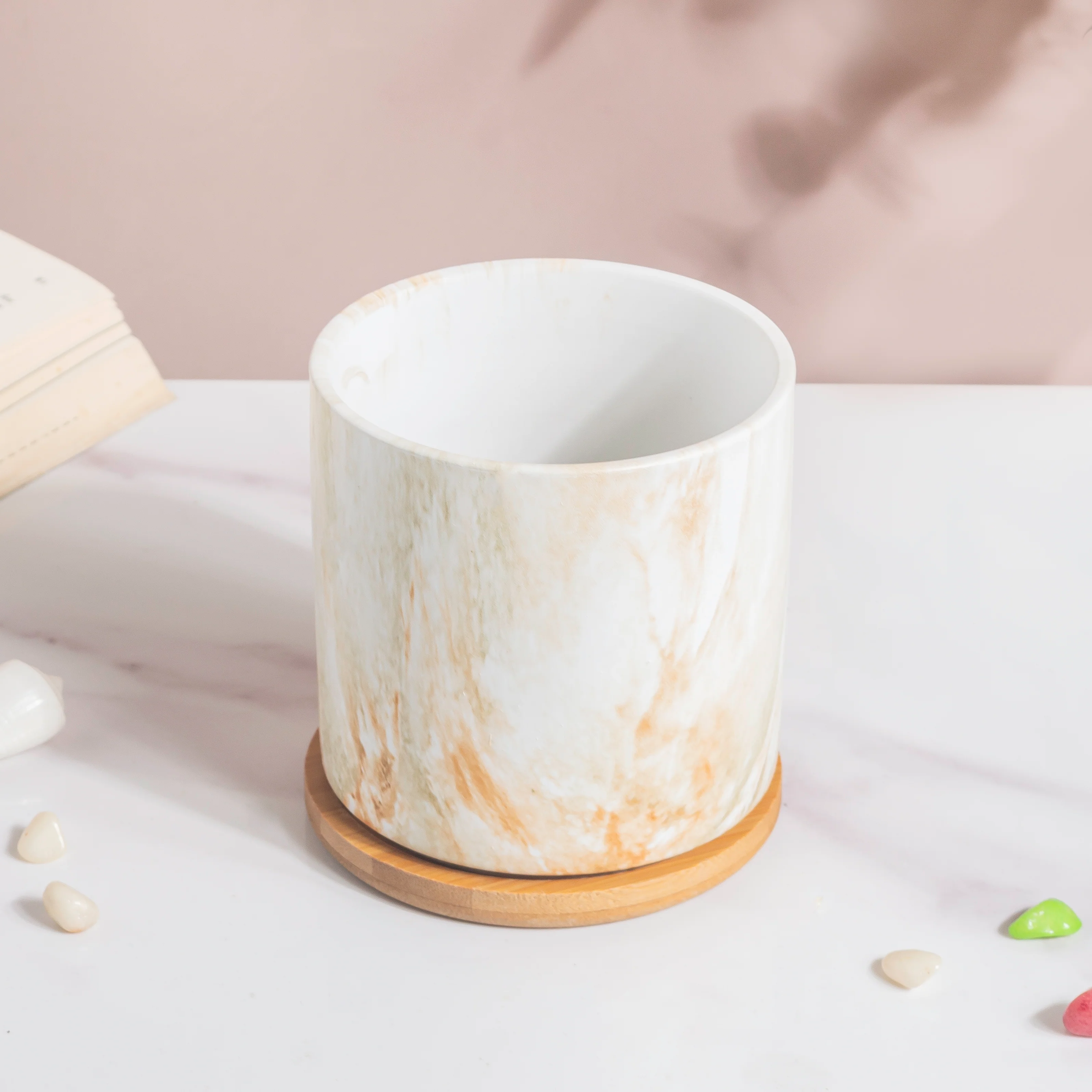 Carrara Brown Splash White Planter With Wooden Coaster - Image 4