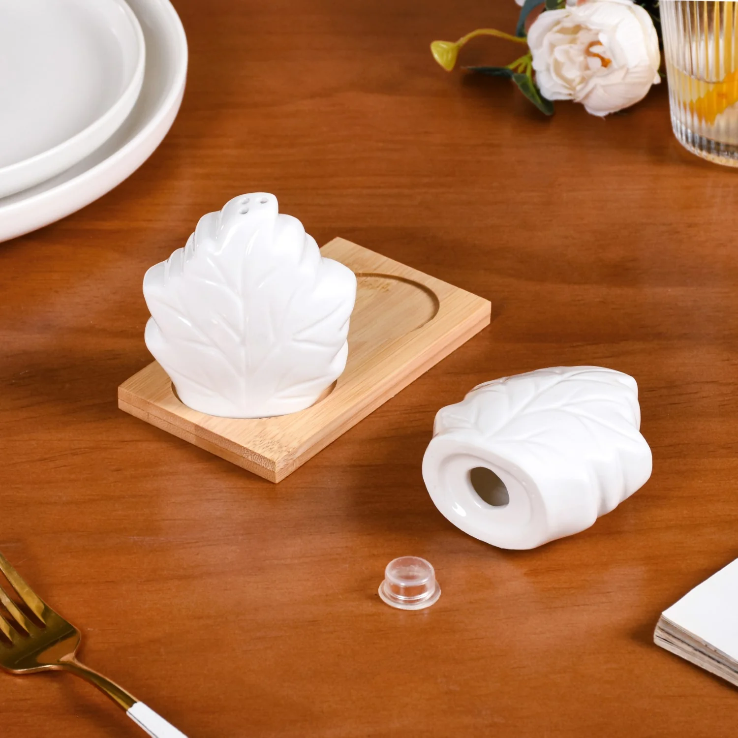 Ceramic Maple Leaf Salt Pepper Shaker Set With Tray - Image 6