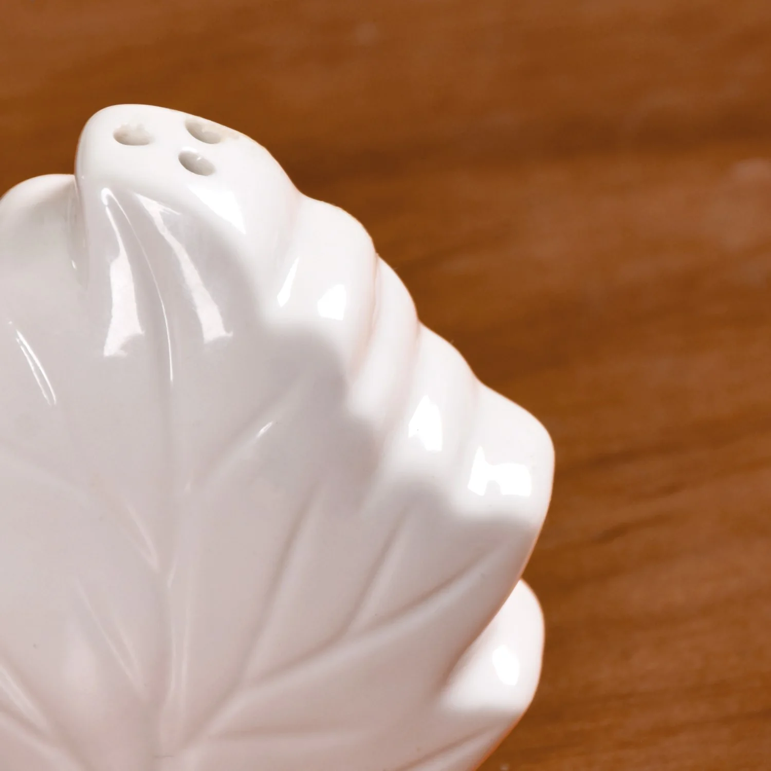 Ceramic Maple Leaf Salt Pepper Shaker Set With Tray - Image 8