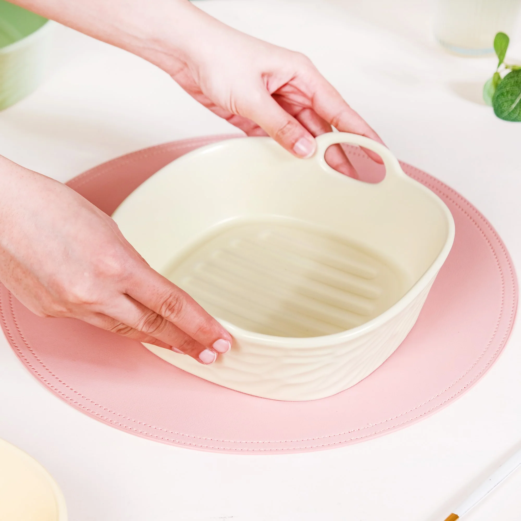 Ceramic Serving Bowl With Double Handle White 800 ml - Image 3