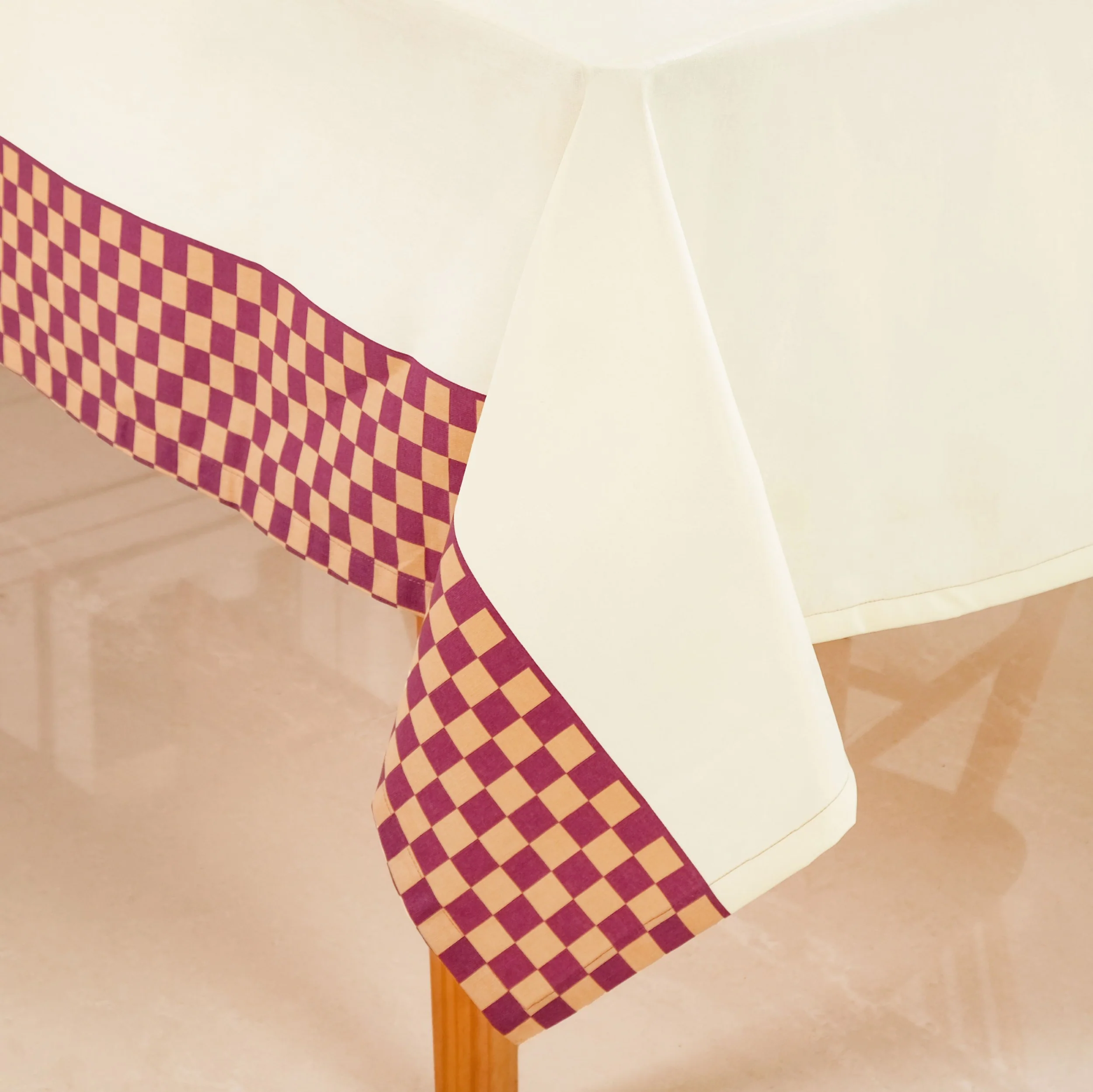 Checkered Border 8 Seater Table Cloth 274x152cm - Image 6