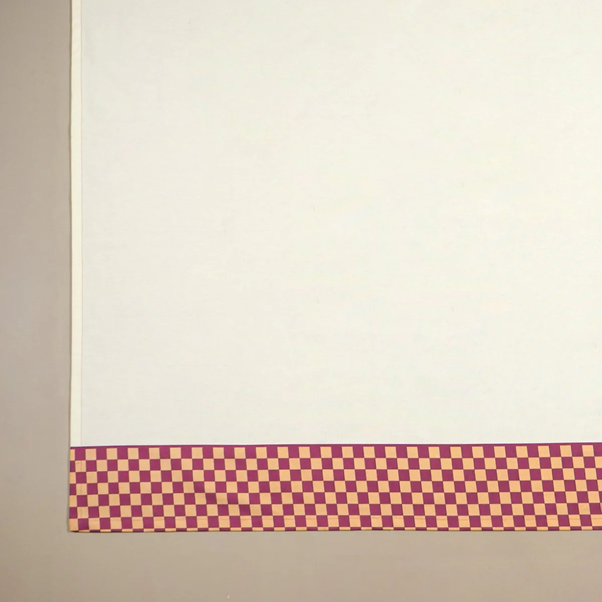 Checkered Border 8 Seater Table Cloth 274x152cm - Image 7
