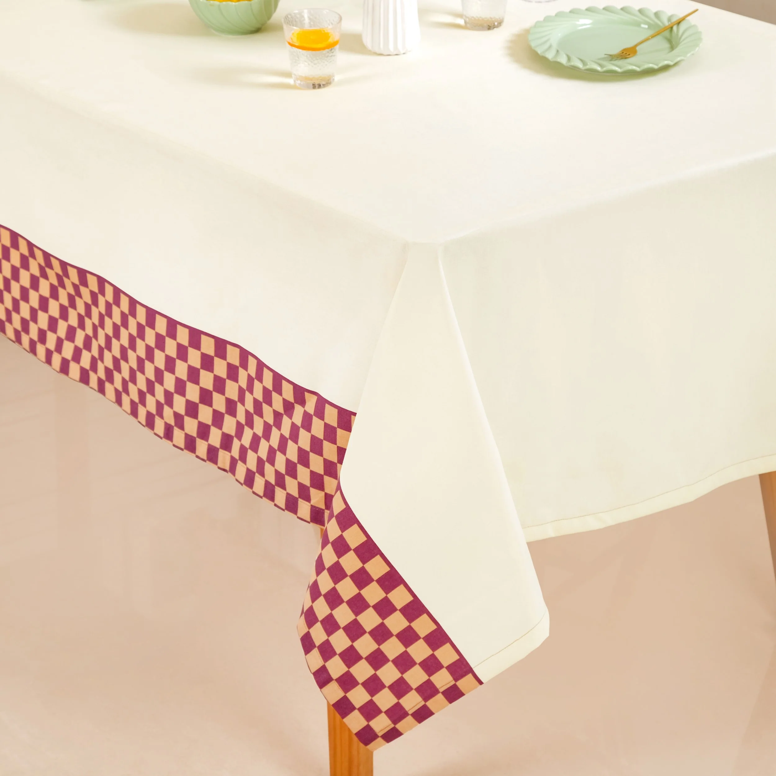 Checkered Border 8 Seater Table Cloth 274x152cm - Image 8