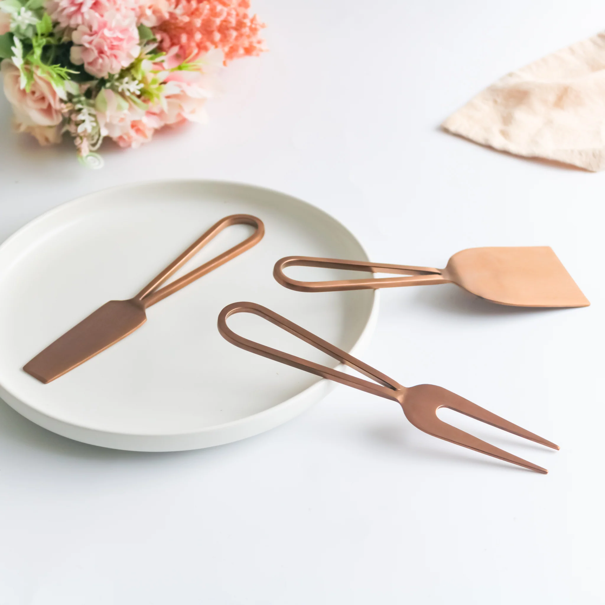 Cheese Knife Set of 3 - Rose Gold - Image 3