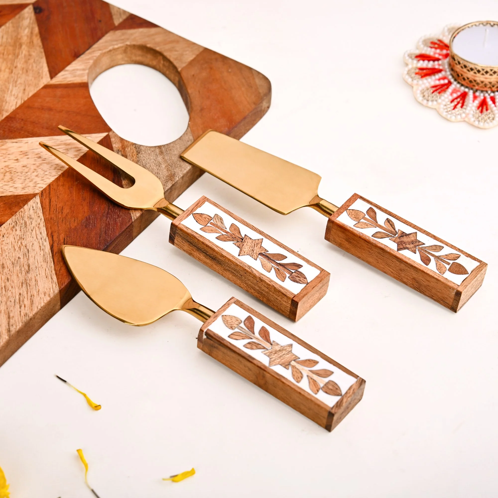 Cheesy Gourmet Diwali Gift Hamper - Image 3