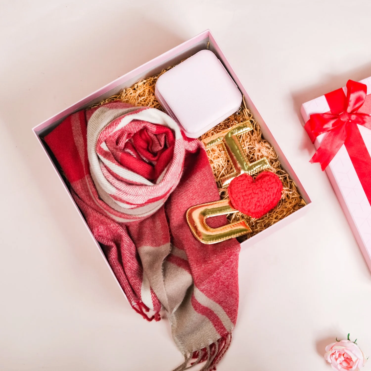 Chic Vanity Affair Gift Hamper Set Of 4 - Image 2