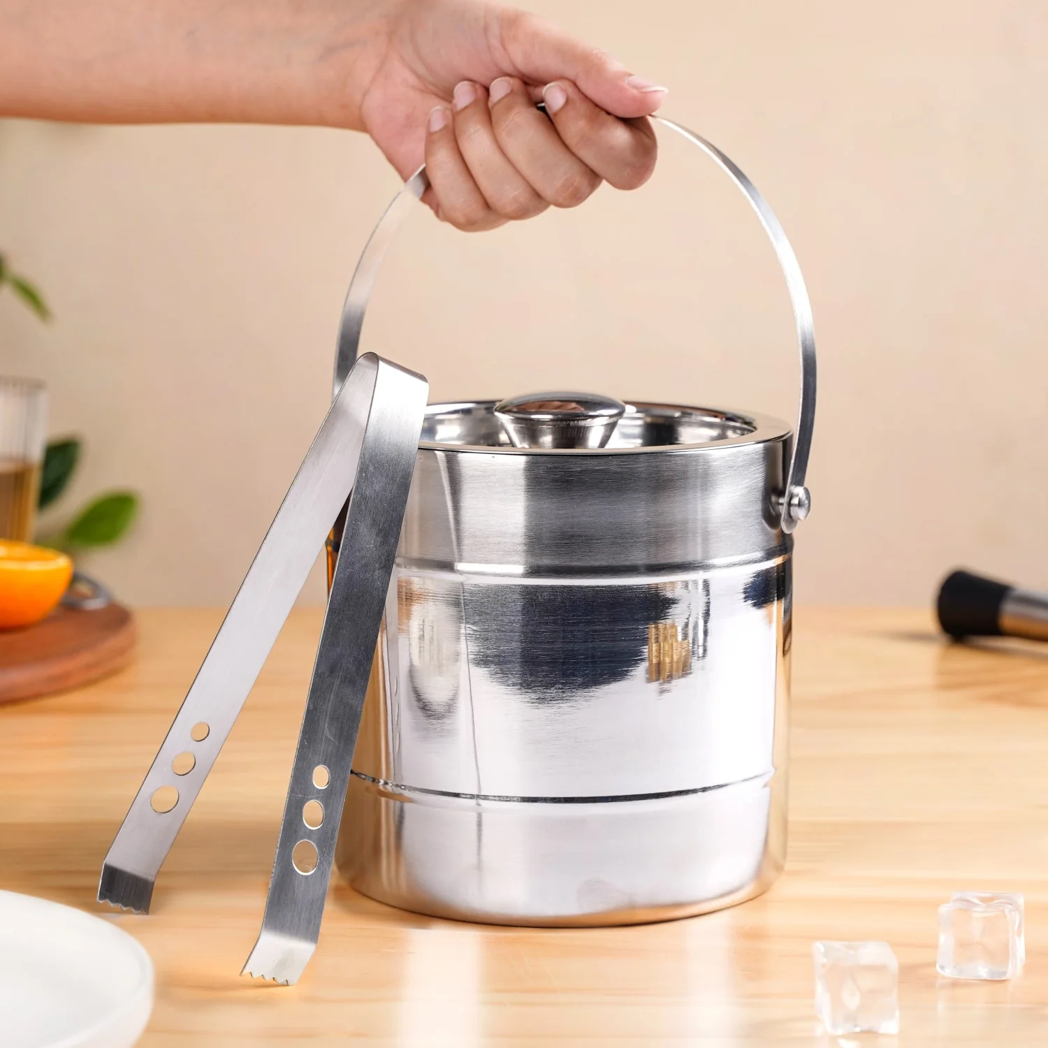 Chrome Ice Bucket With Lid And Ice Tongs 2000ml - Image 7