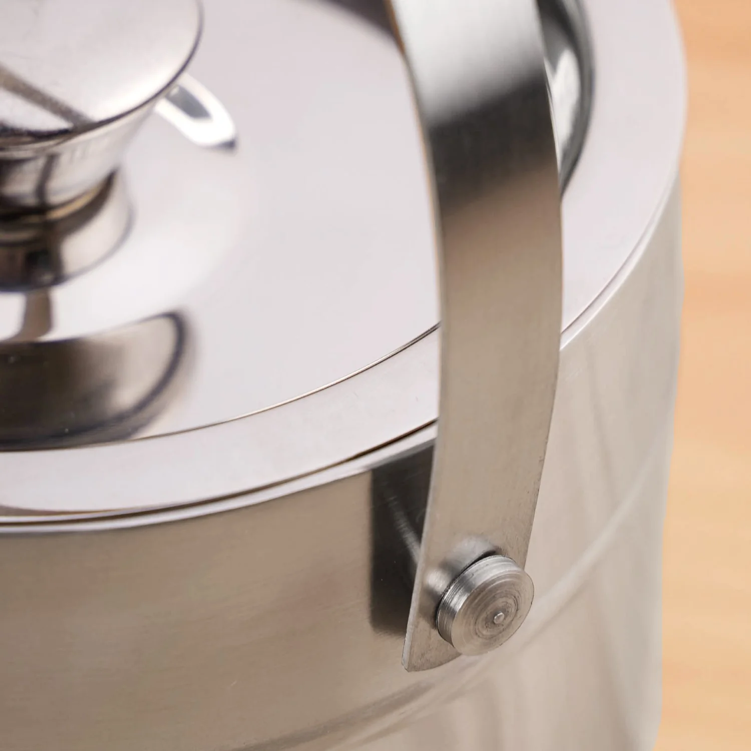 Chrome Ice Bucket With Lid And Ice Tongs 2000ml - Image 9