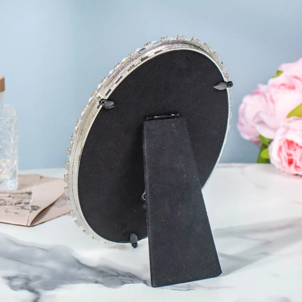 Circle of Pearl Photo Frame - Image 3