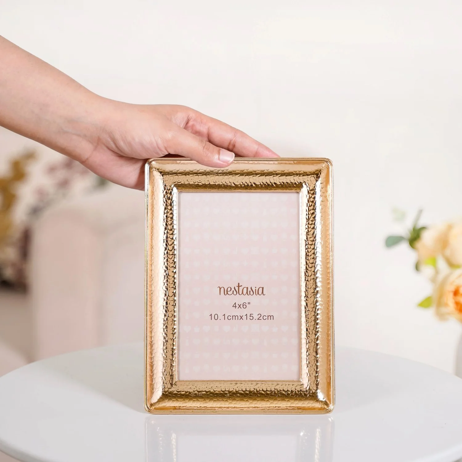 Classic Gold Bevelled Medium Photo Frame 10x15cm - Image 3