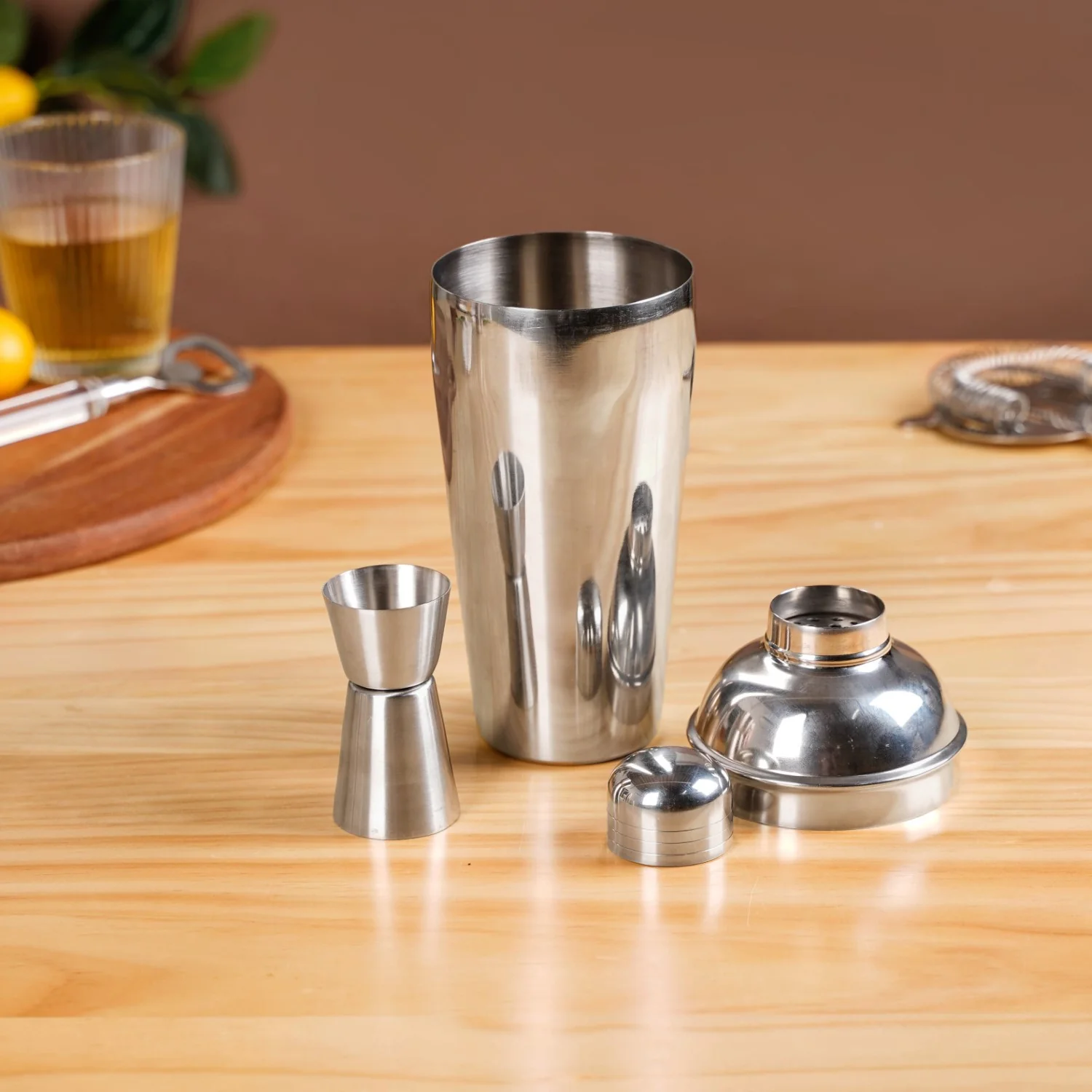 Classic Stainless Steel Peg Measure And Cocktail Shaker Set - Image 3