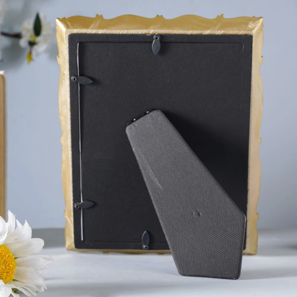 Classic Vintage Photo Frame - Image 10