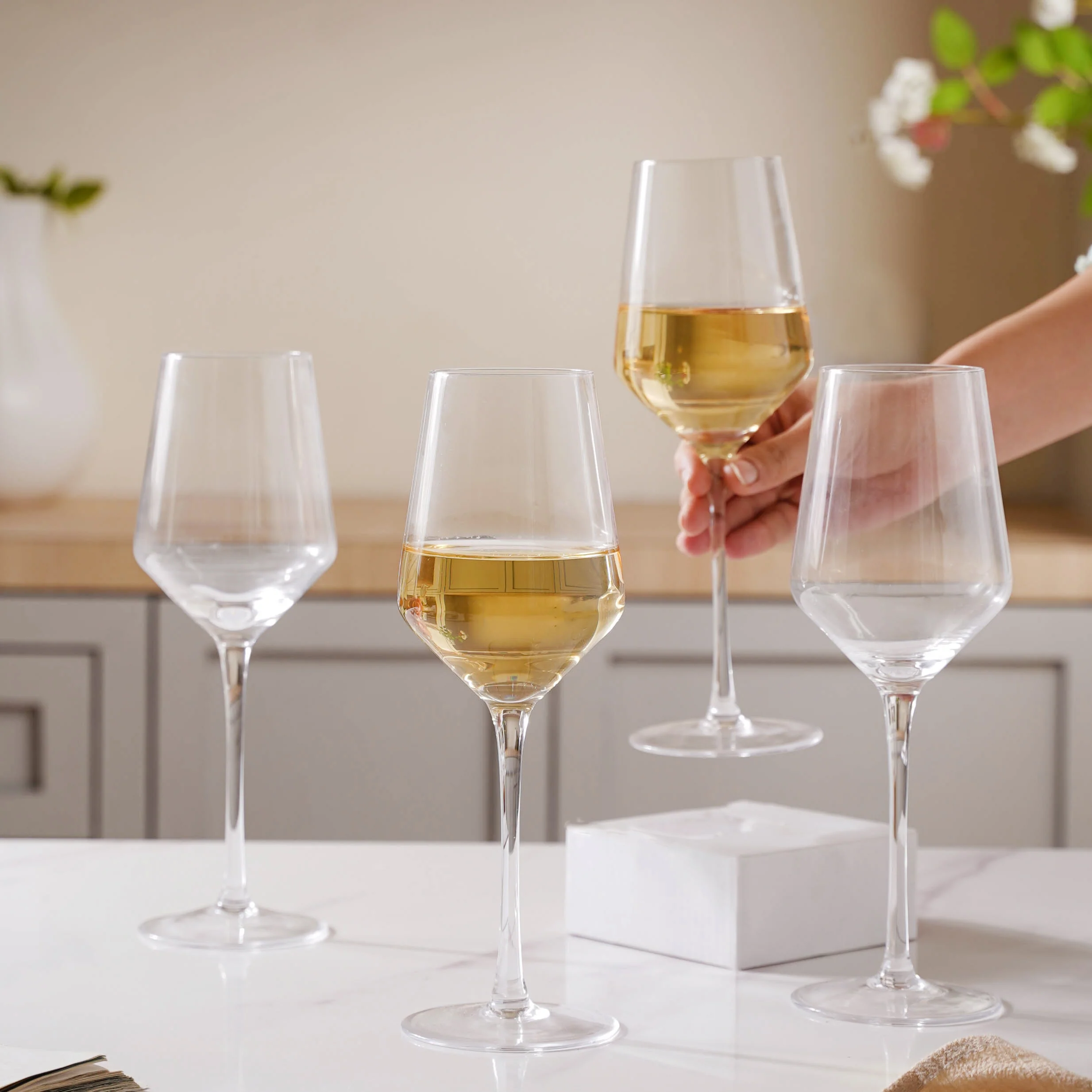 Classic Wine Glass Set of 4 - Image 2